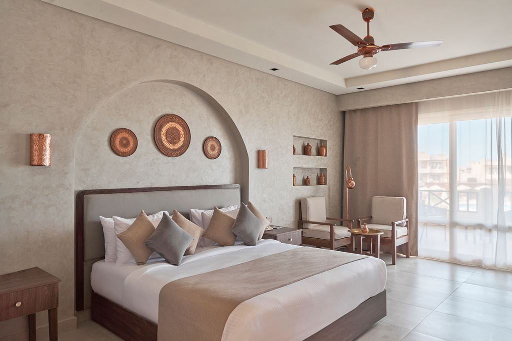 ROOM SUPERIOR SIDE SEAVIEW