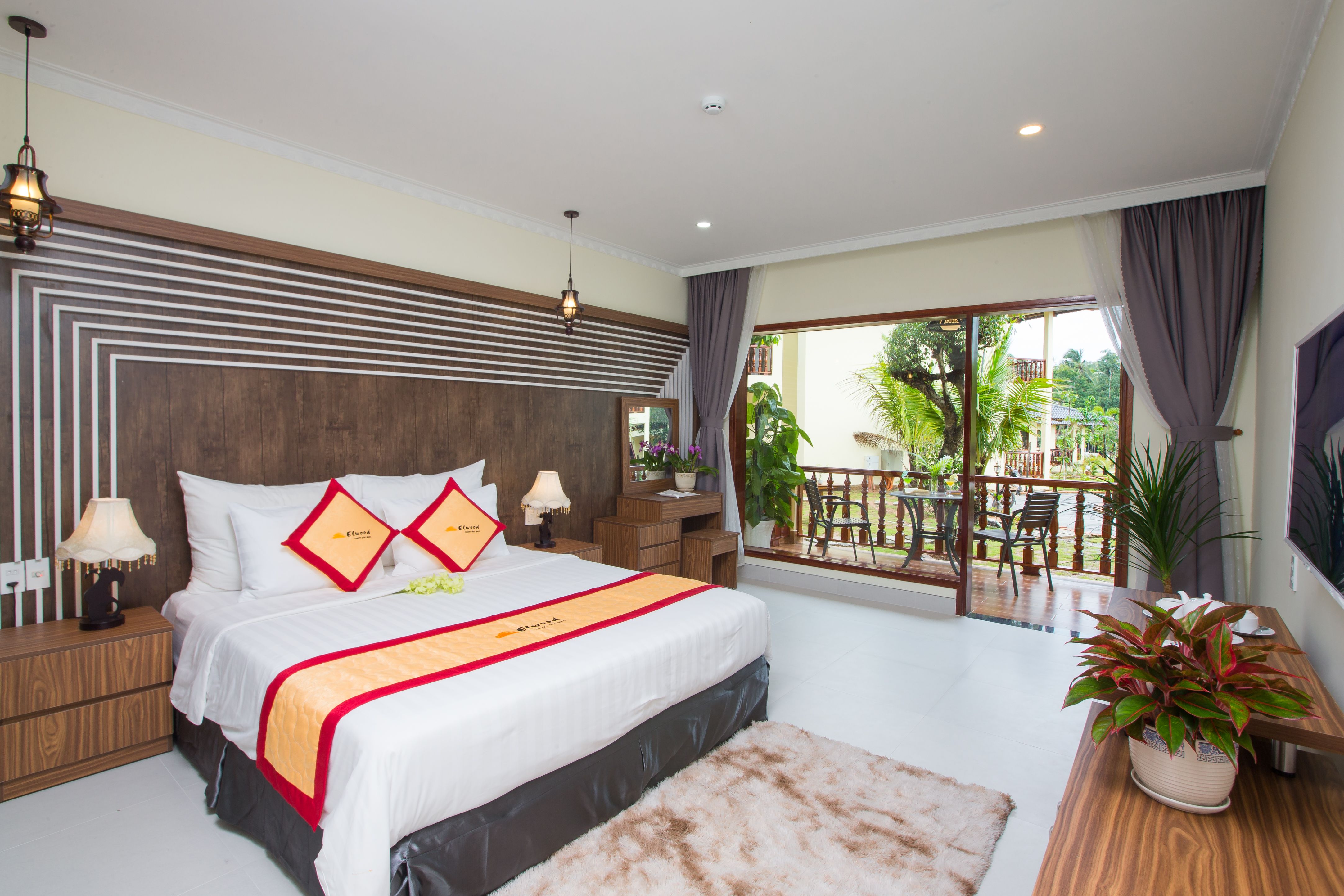 GARDEN VIEW GRAND BALCONY 