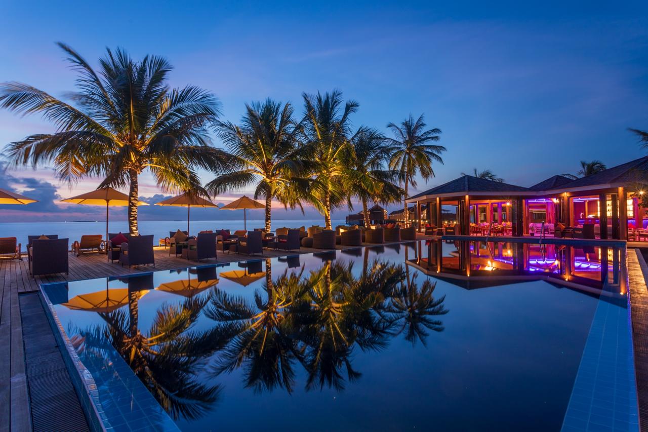 Thundi Pool Bar