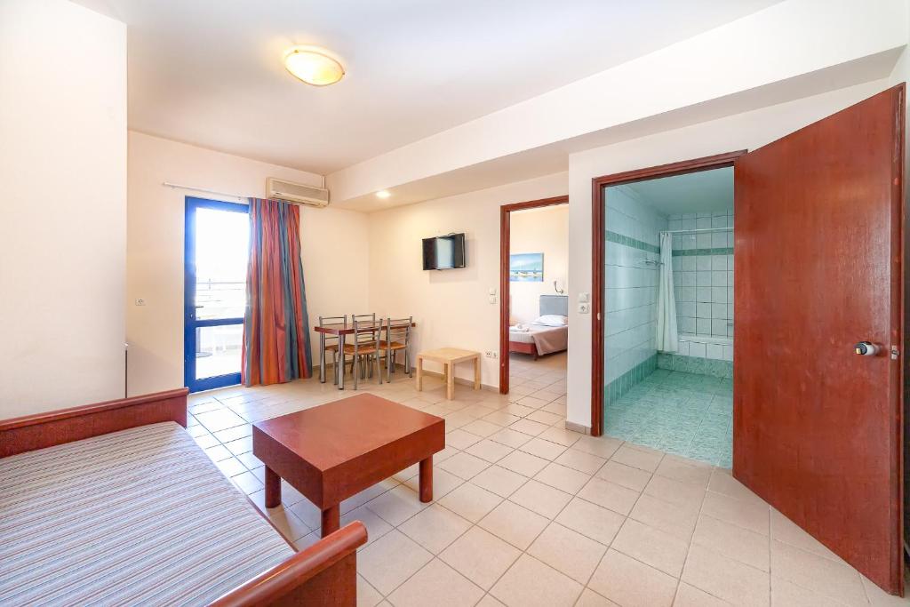 One Bedroom Apartment Garden View 