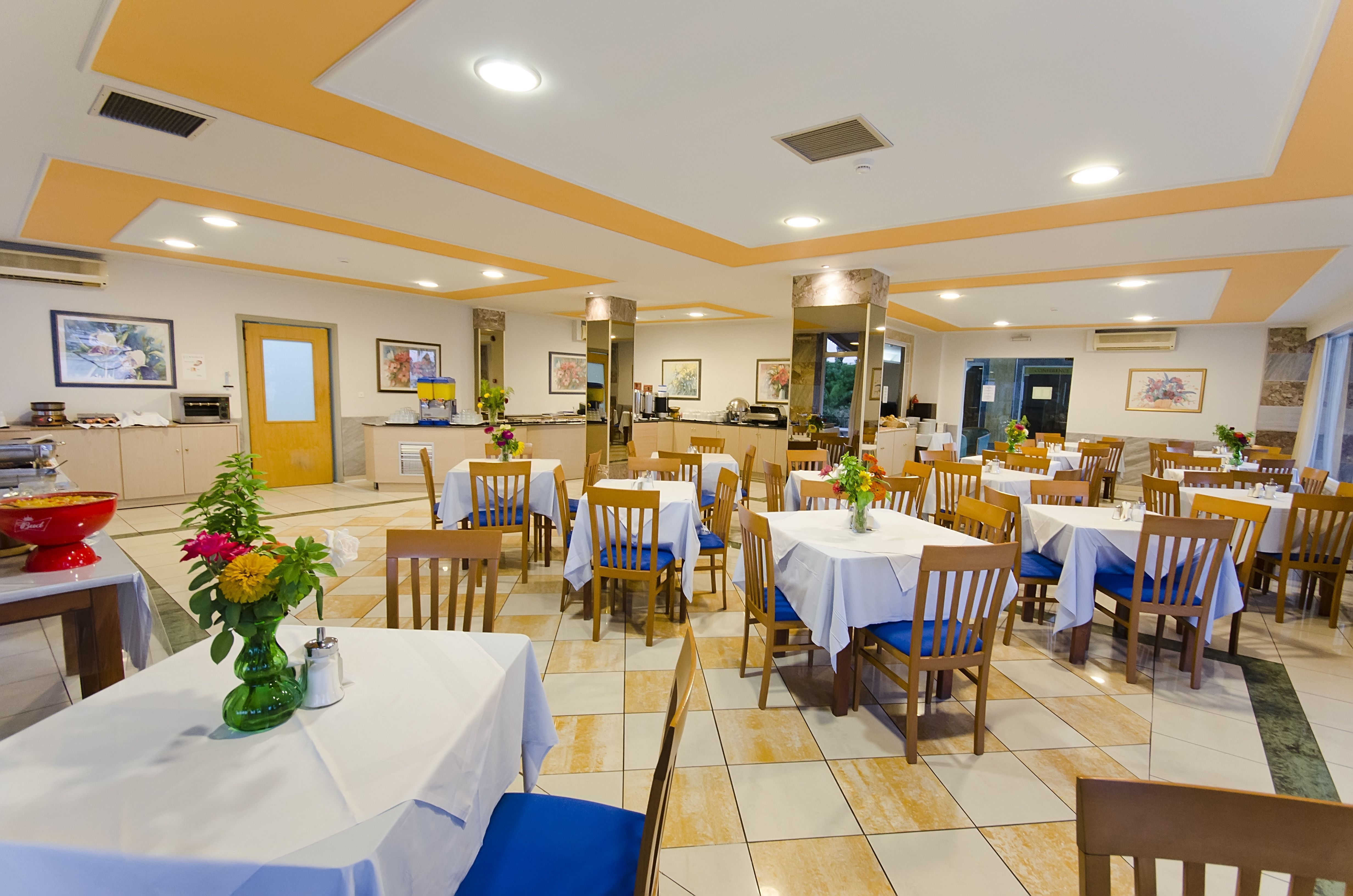 Main Restaurant 