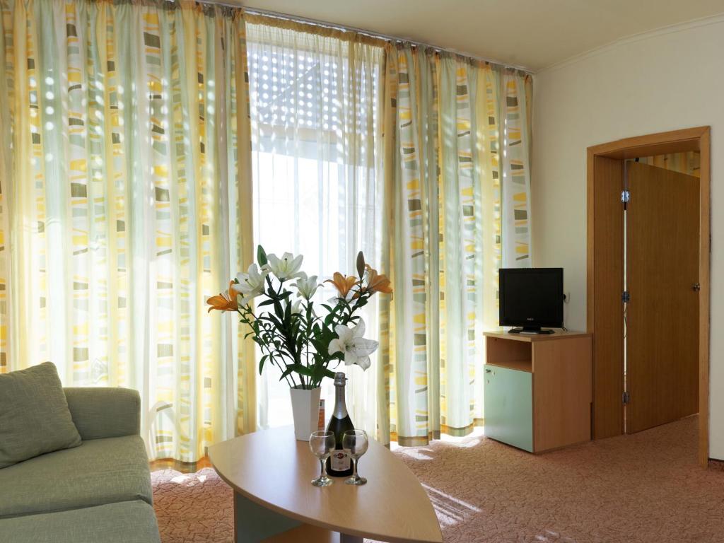 Standard Suite (Balcony) 