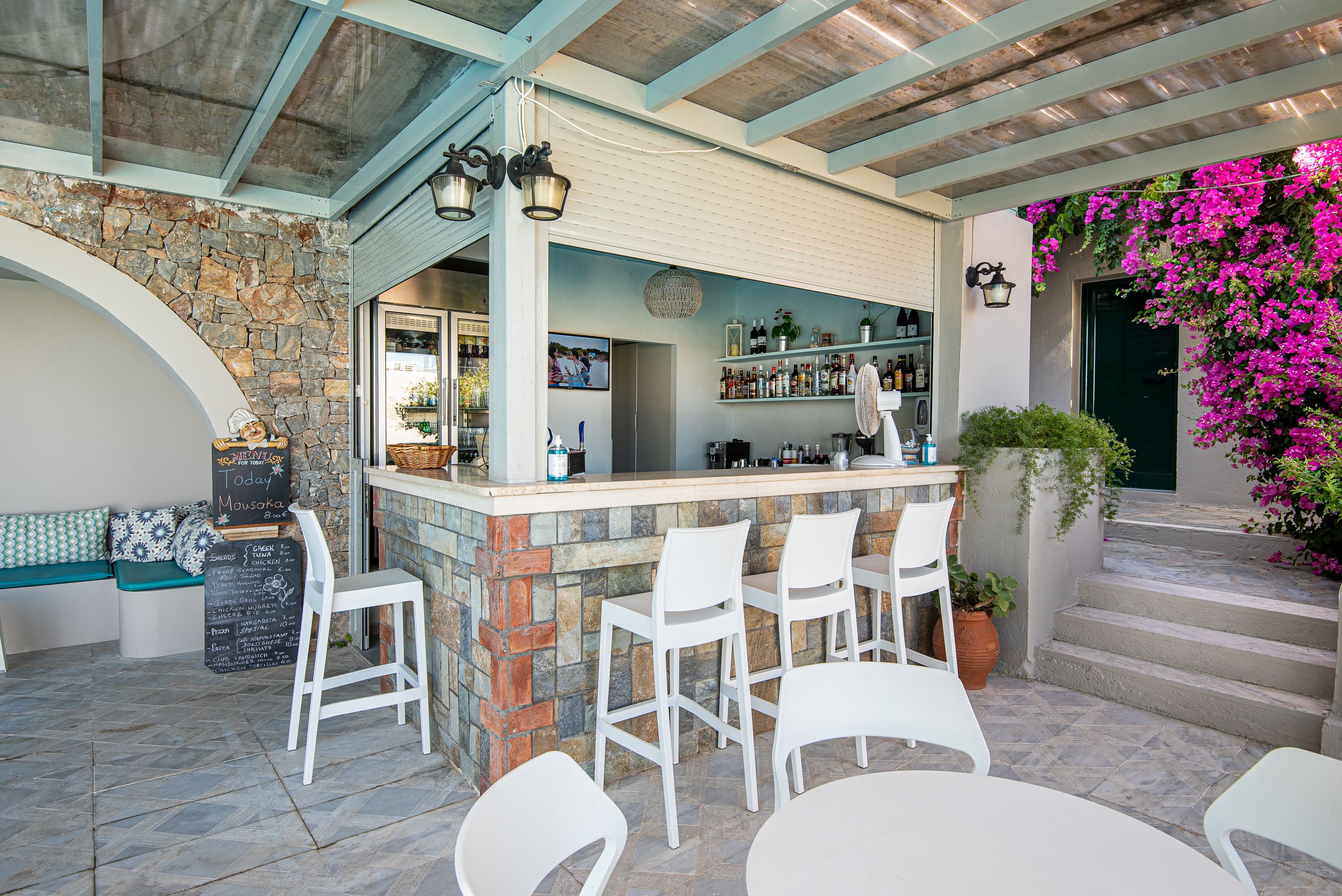Poolside Snack Bar 