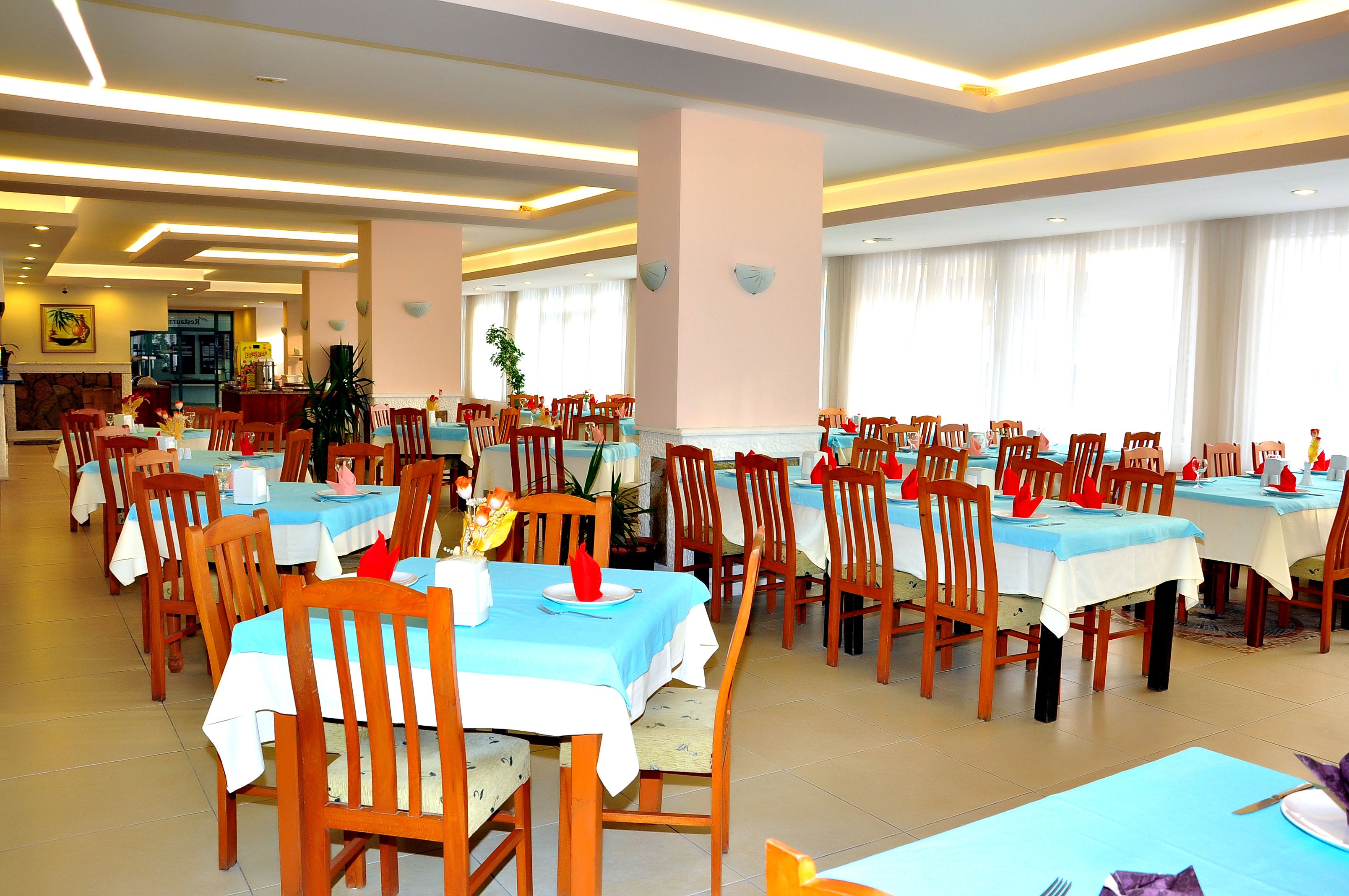 MAIN RESTAURANT
