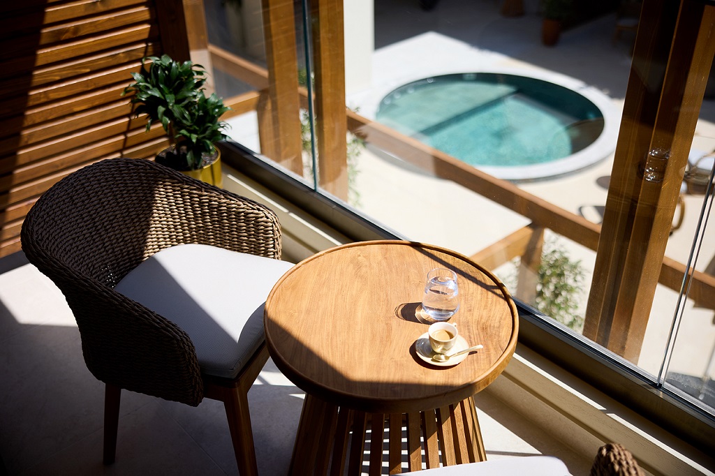 ROOM ATRIUM GARDENVIEW BALCONY OR TERRACE 
