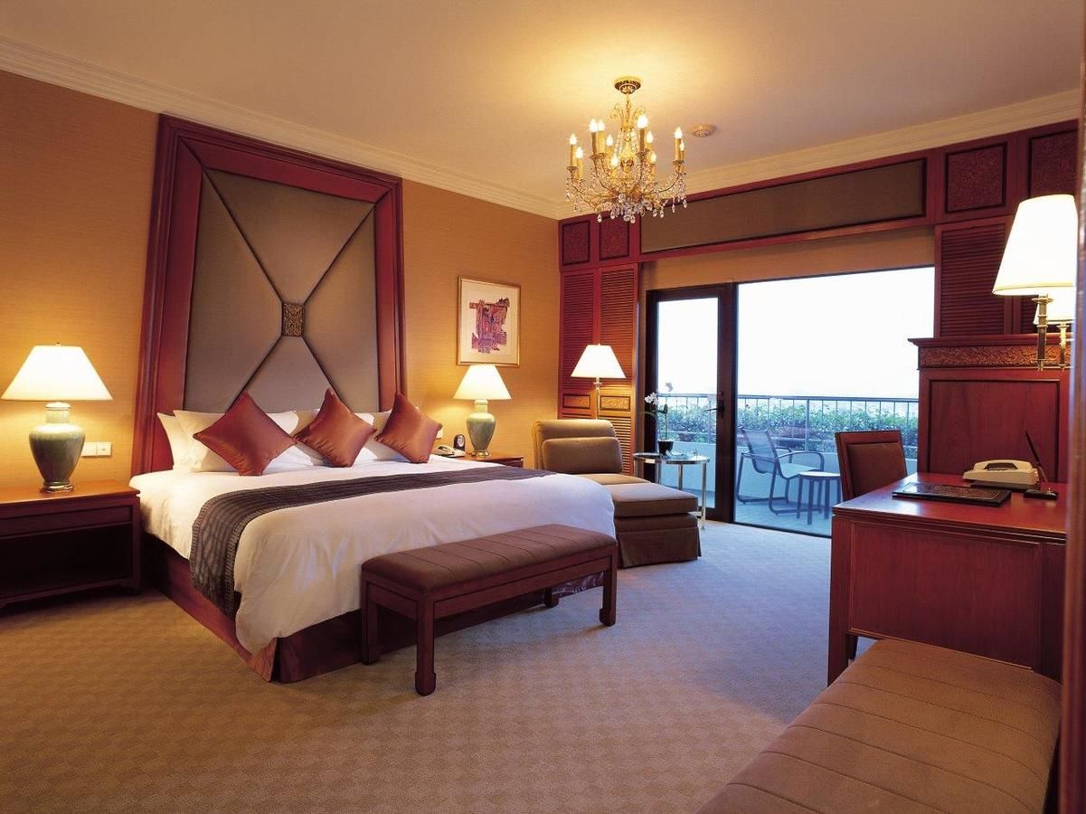 Deluxe Balcony Room