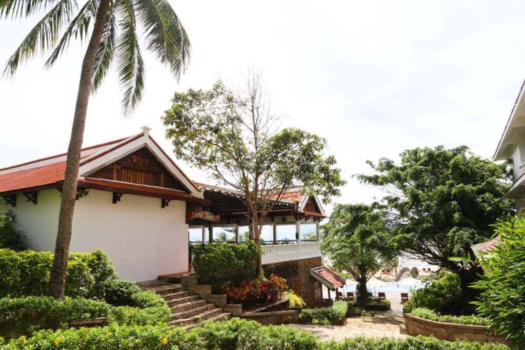 BEACH BAR and restaurant