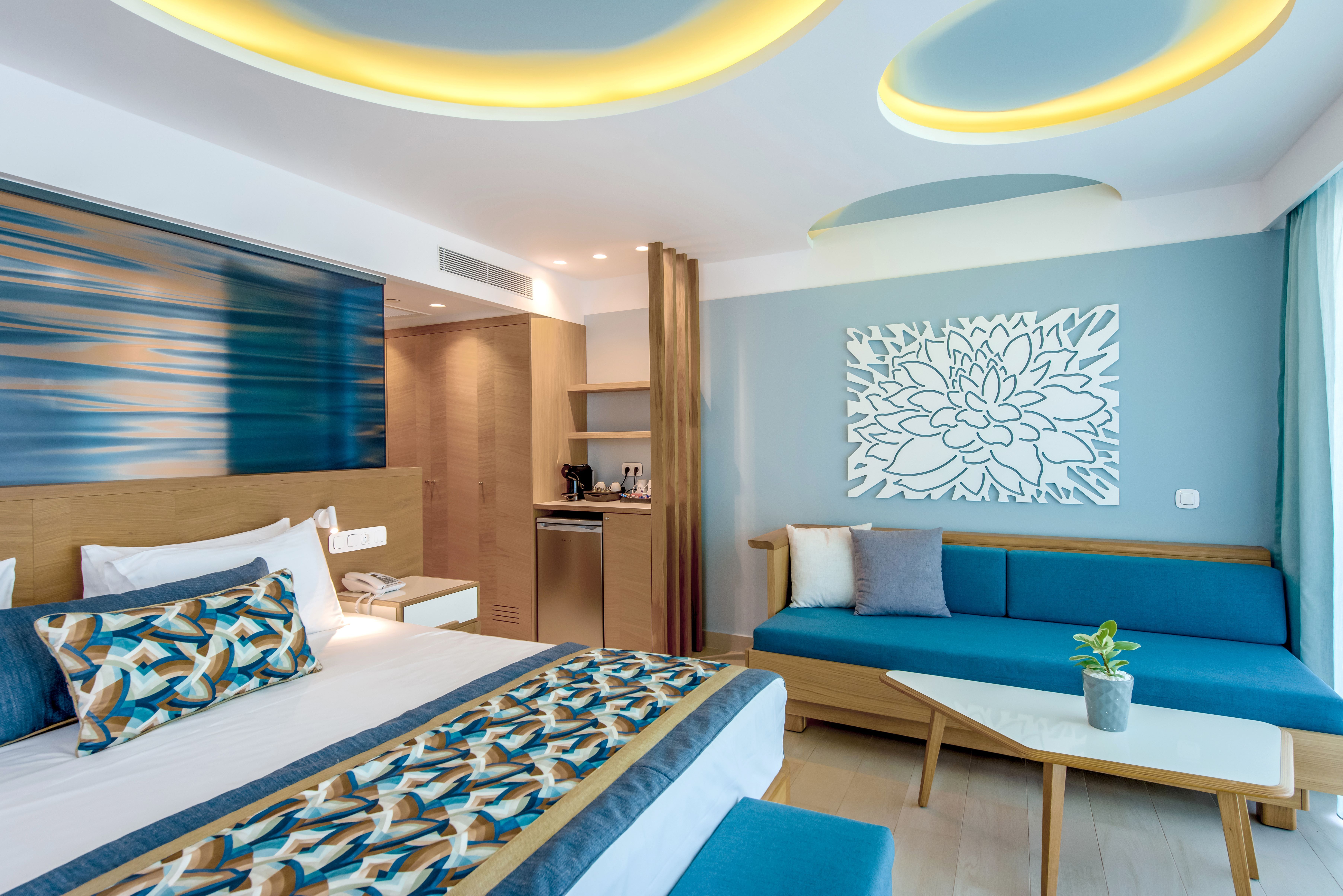 Double Room Pool or Sea View