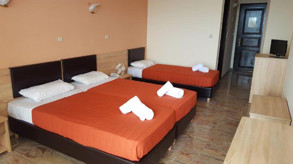 Corfu-Maris-Bellos-Hotel-τρίκλινο-δωμάτιο-14.jpg