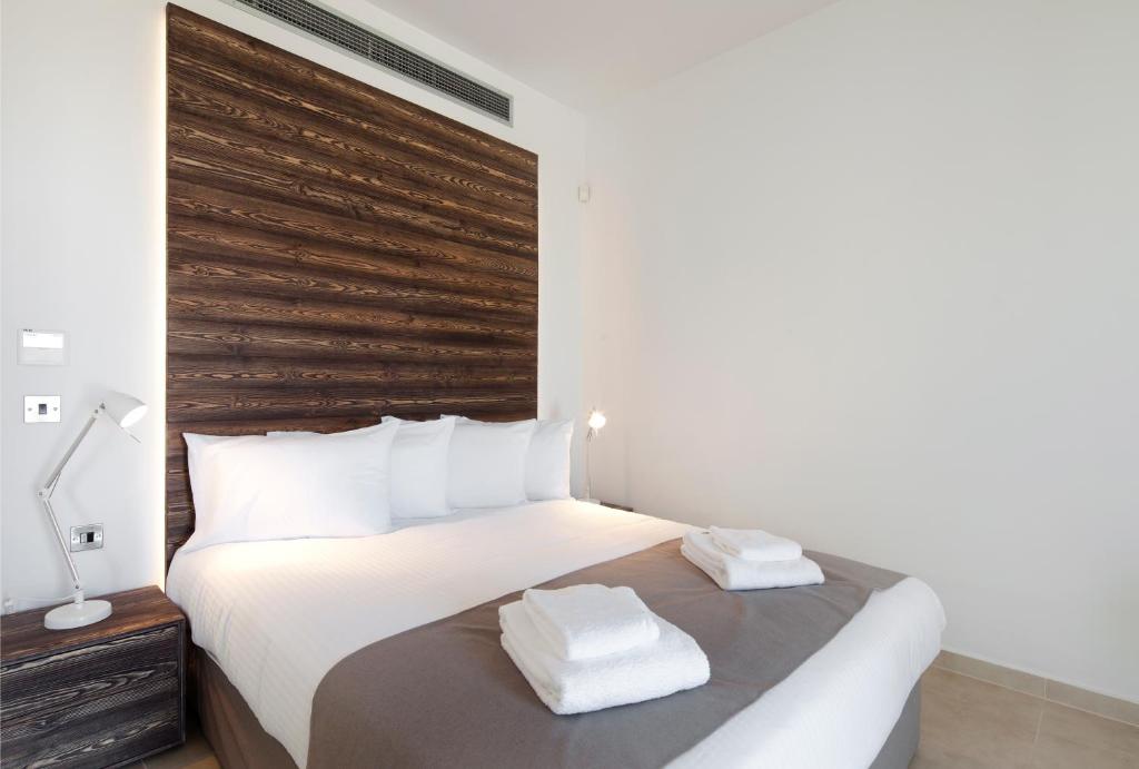 1 Bedroom Suite (SeaView, Balcony)