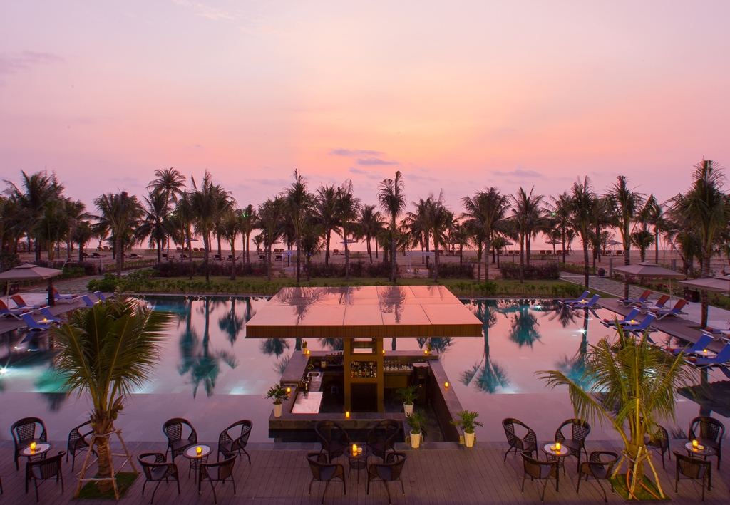 Pool Bar