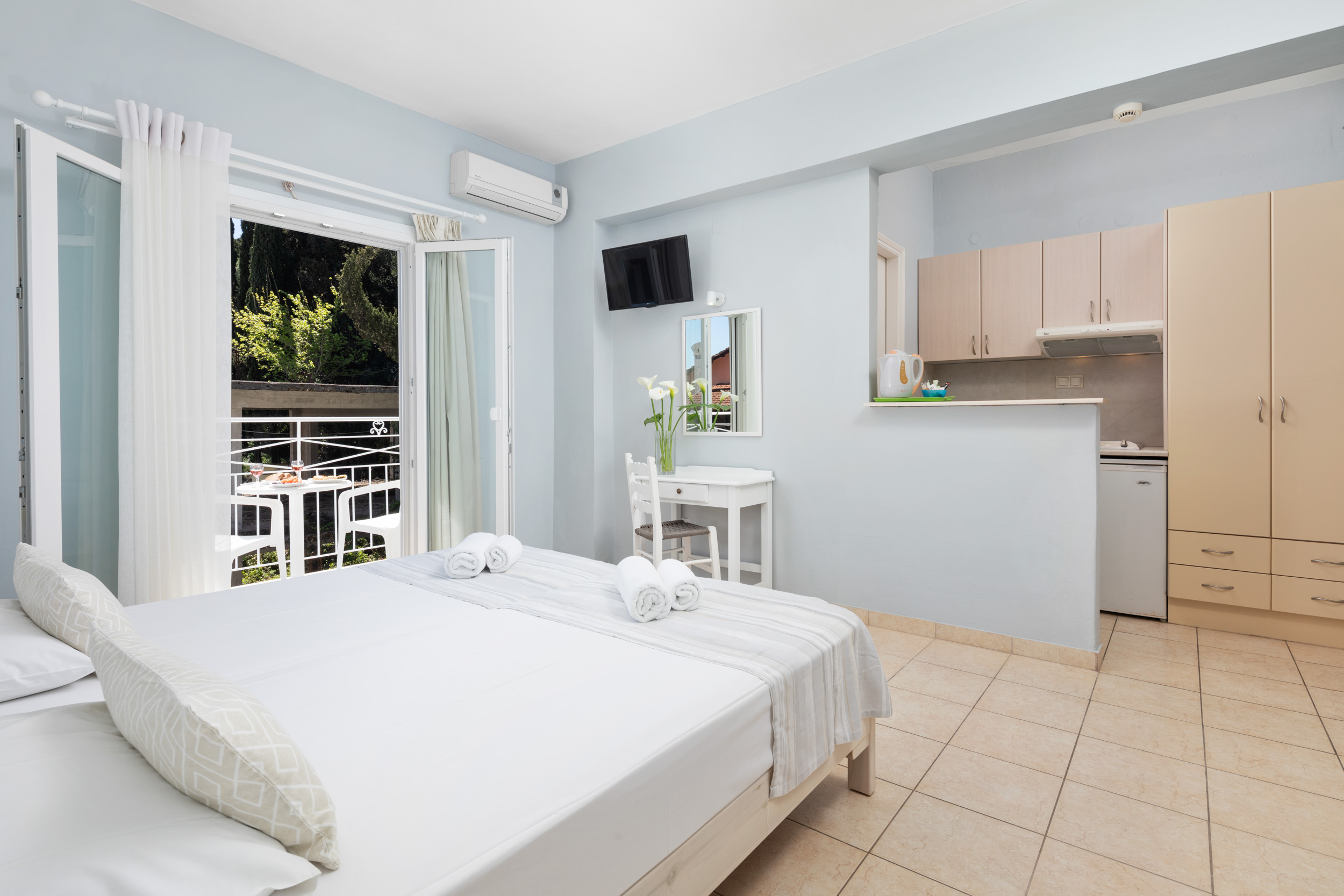 COMFORT STUDIO WITH BALCONY