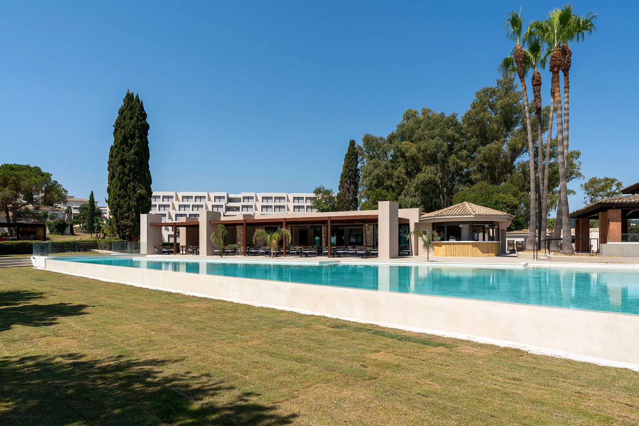 Piscina deschisă