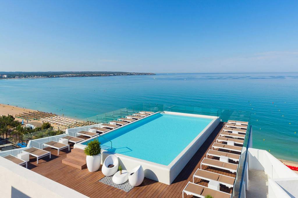 Piscina deschisă