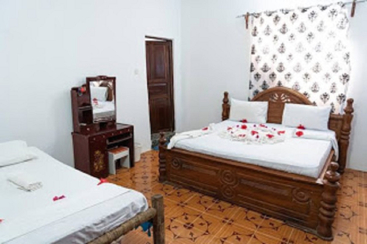 DELUXE ROOM