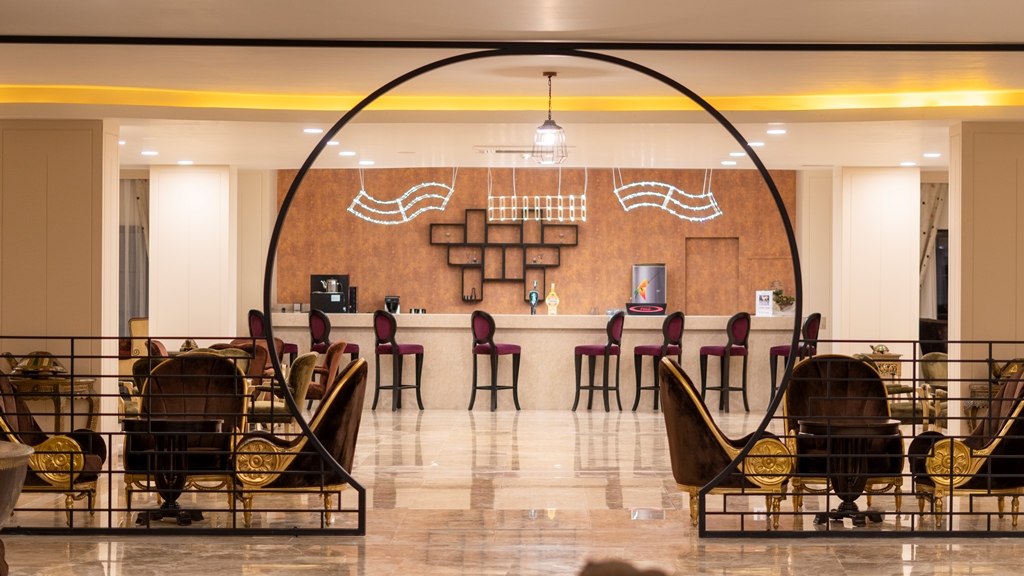 LOBBY BAR