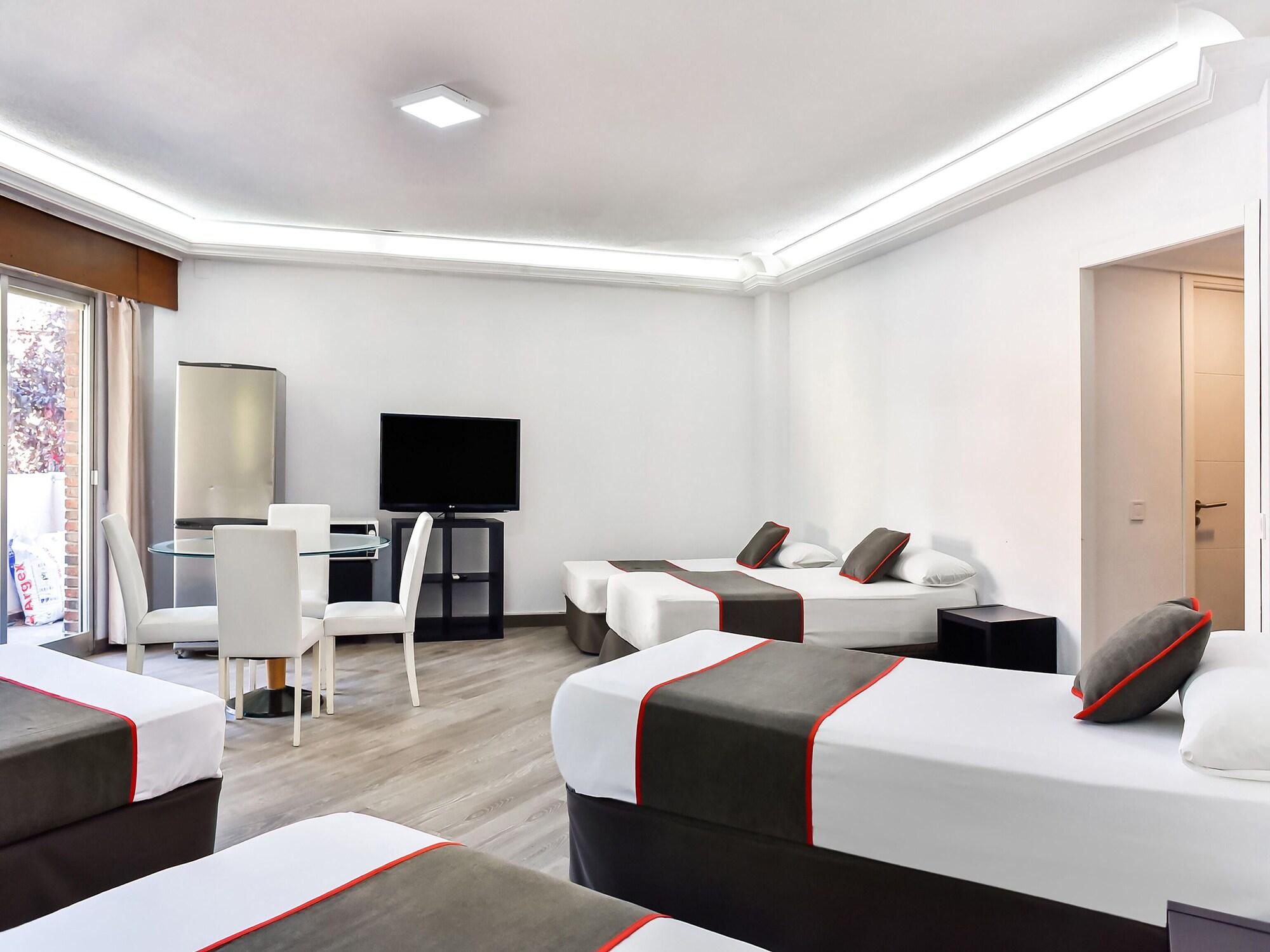 FAMILY ROOM STANDARD