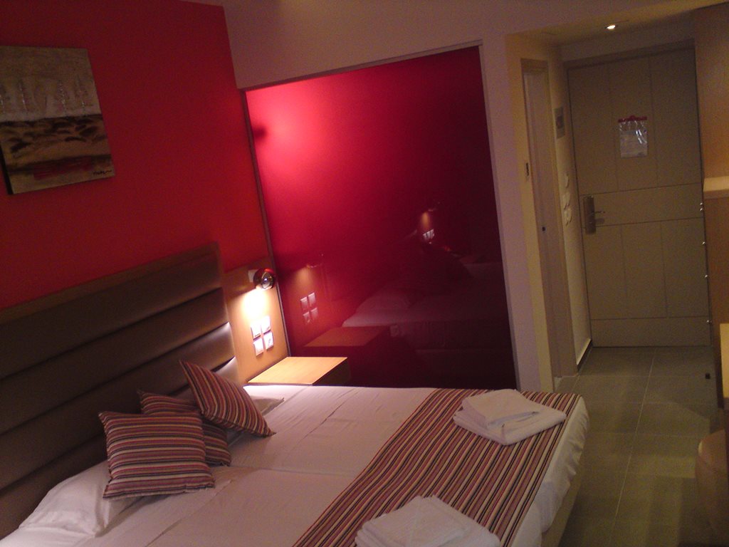 DOUBLE ROOM LAND VIEW