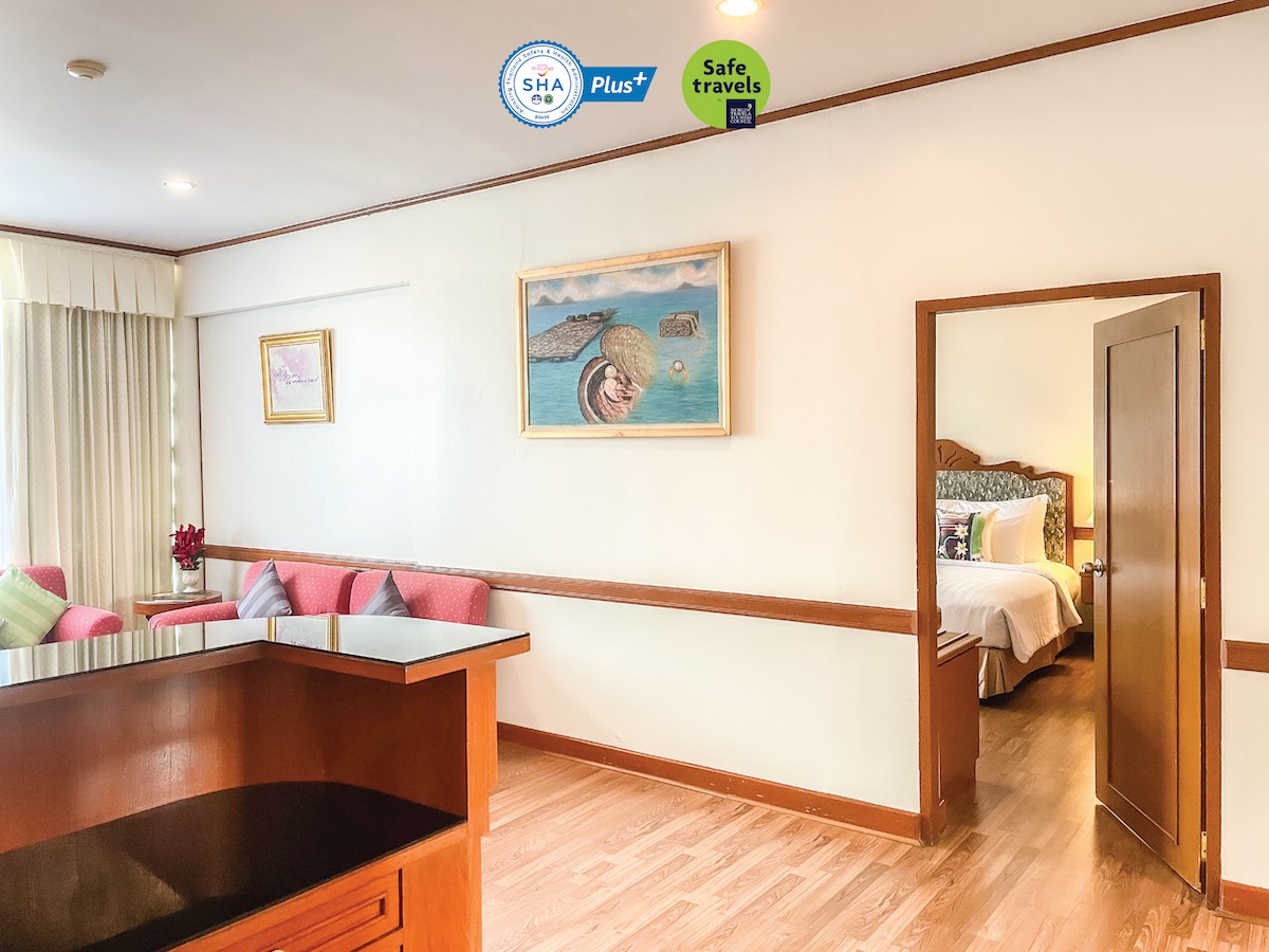 EXECUTIVE SUITE