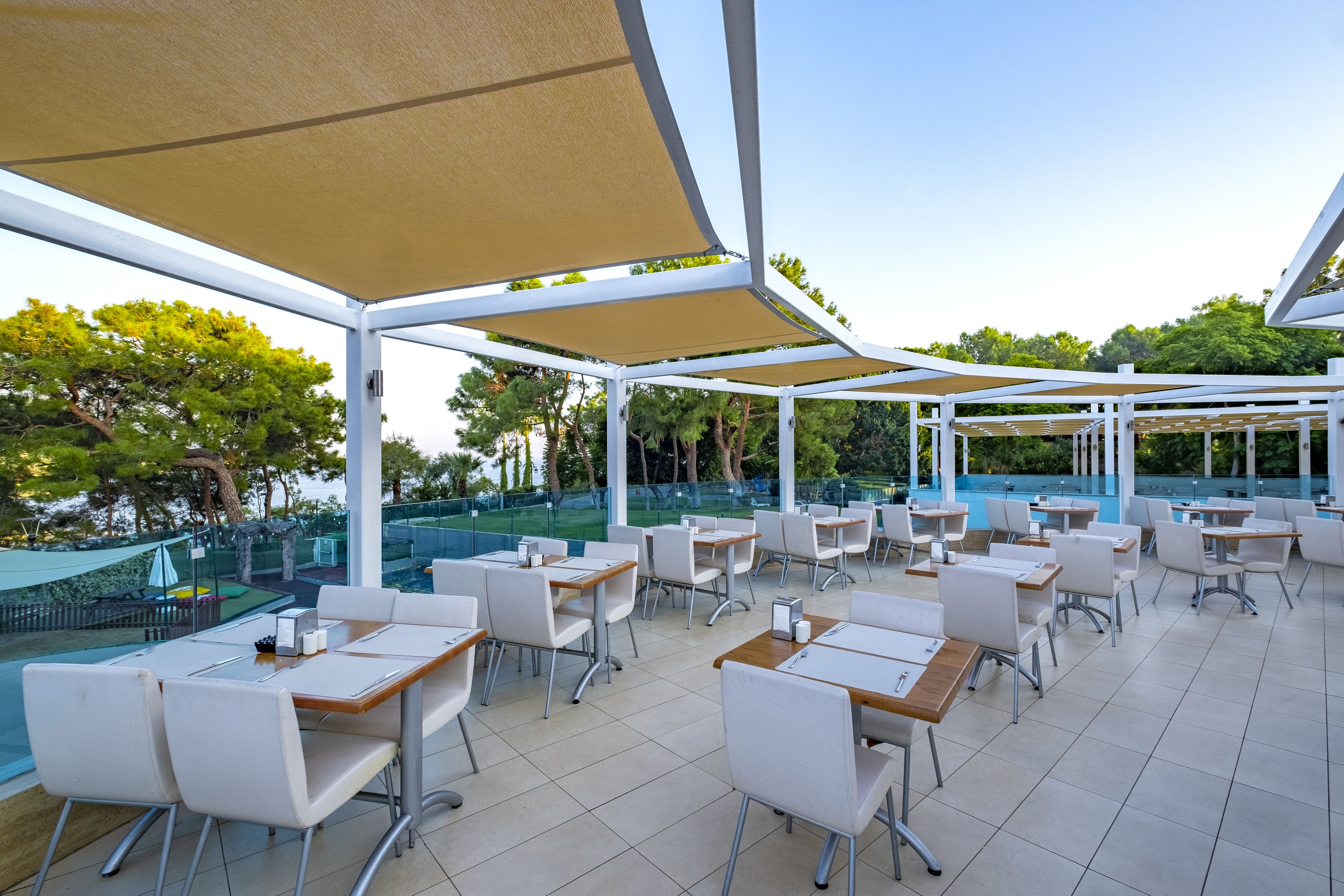 EAT MAIN RESTAURANT