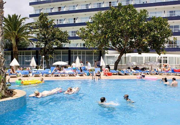 piscina Hotel Atlantic Park.jpg