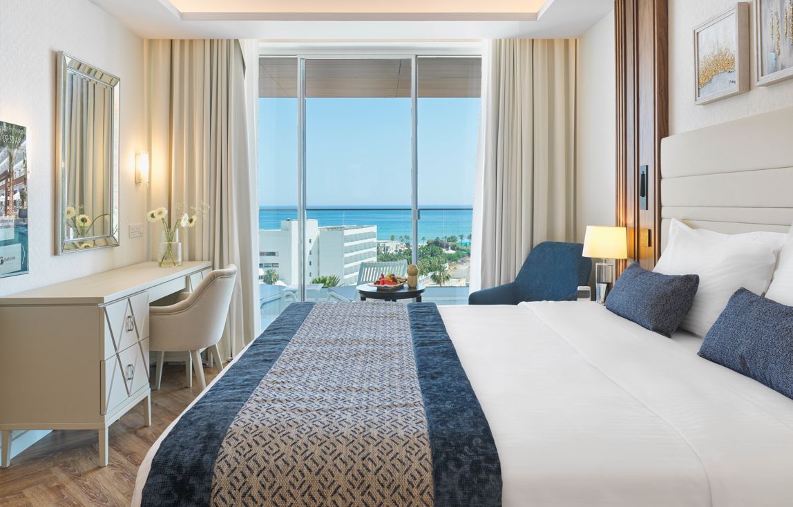 JUNIOR SUITE POOL VIEW