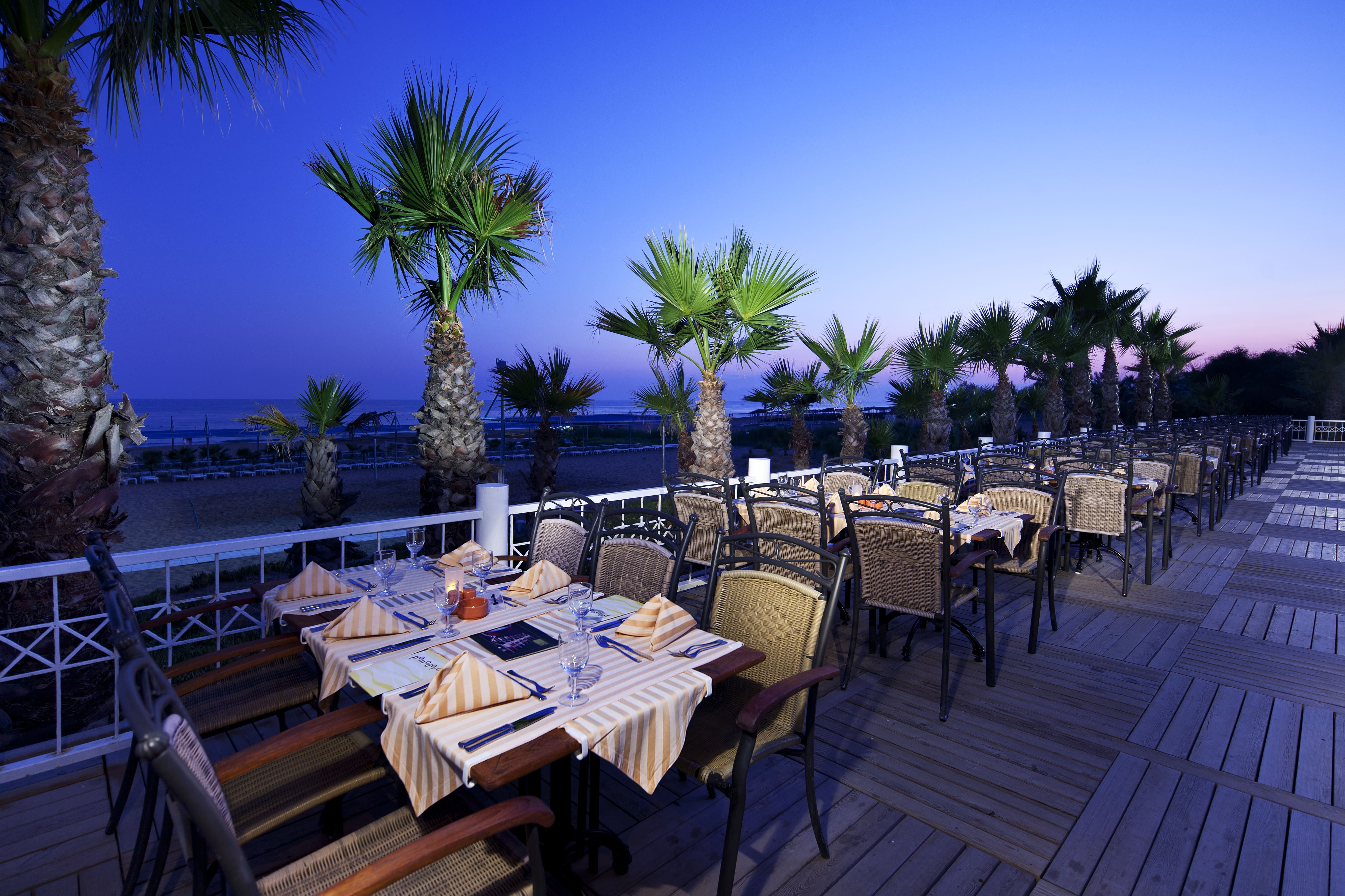 MAIN RESTAURANT