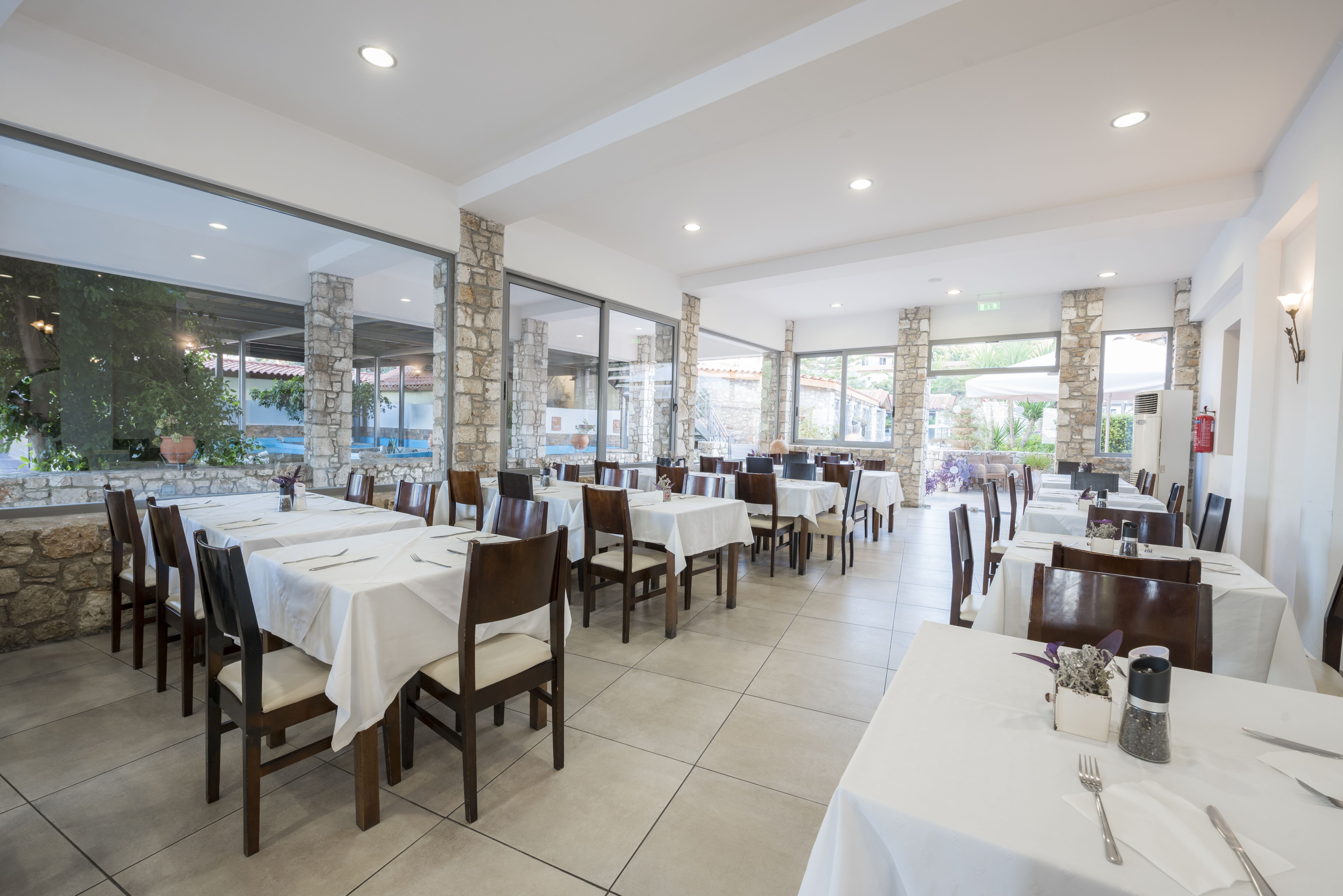 MAIN RESTAURANT