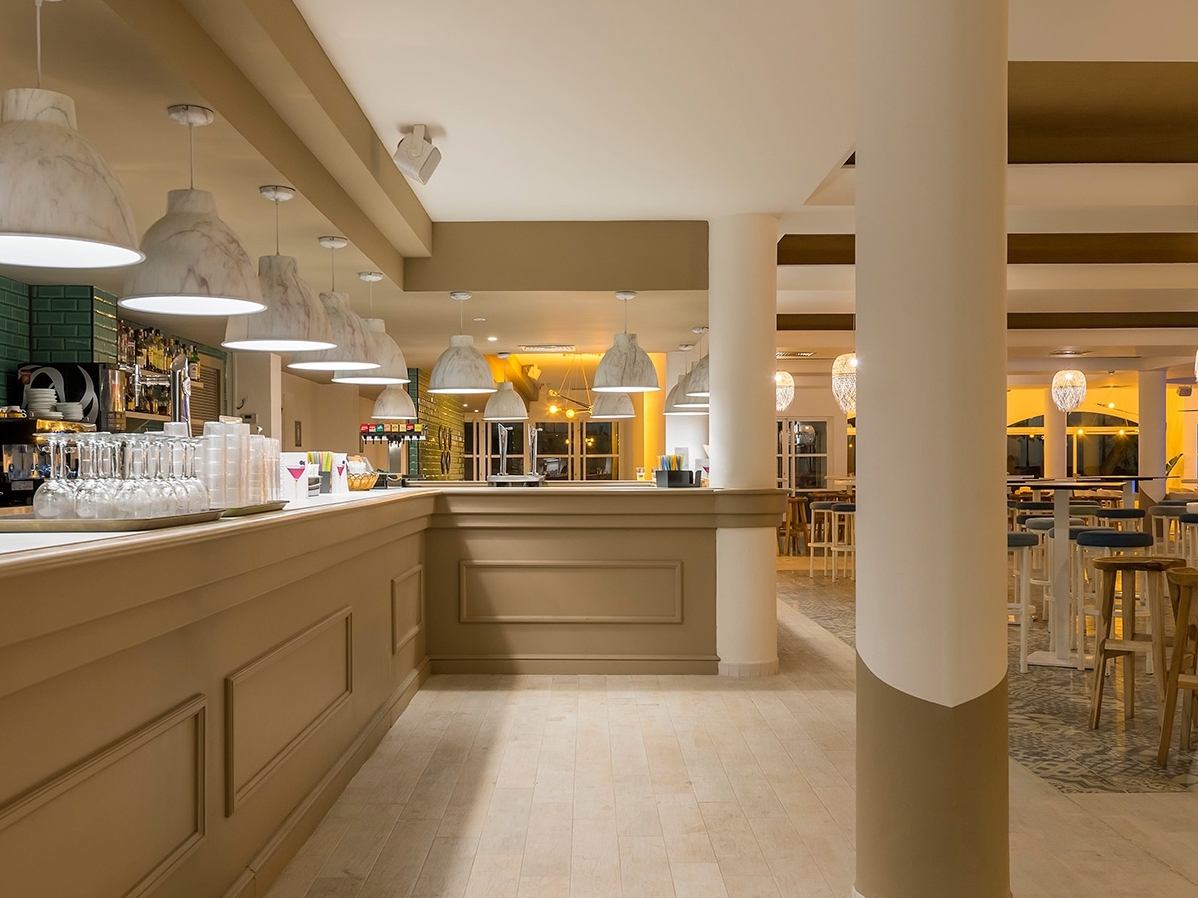SNACK BAR