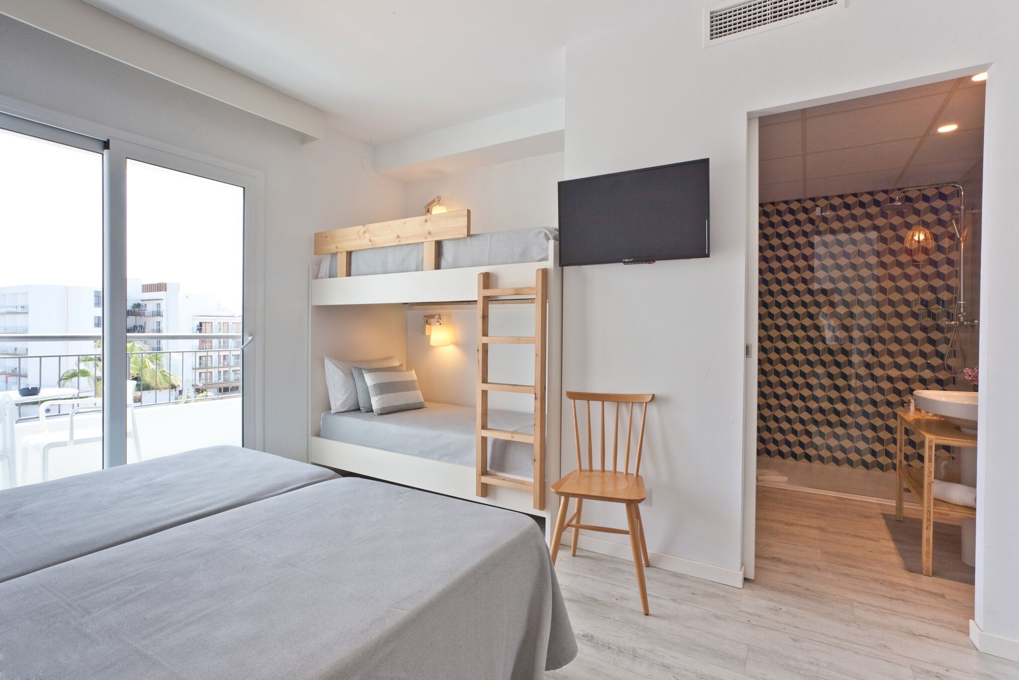 2 BEDROOM SUITE FAMILY ROOM BALCONY OR TERRACE