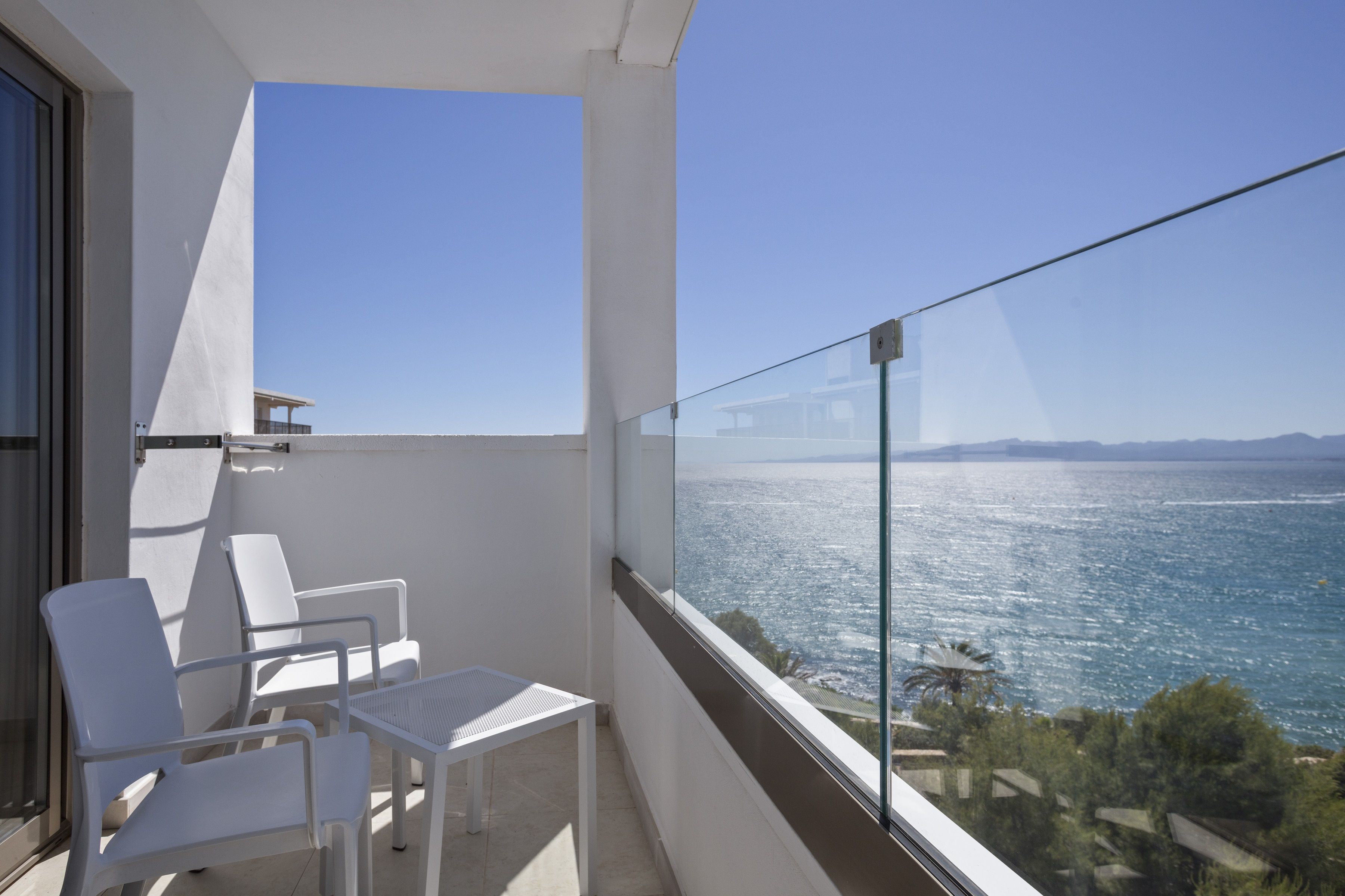 DOUBLE STANDARD SEA VIEW WITH BALCONY OR TERRACE