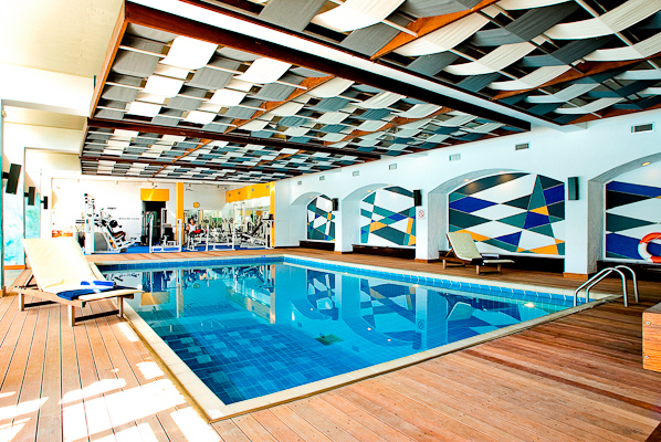 Corfu, Hotel Corfu Holiday Palace, piscina interioara.jpg