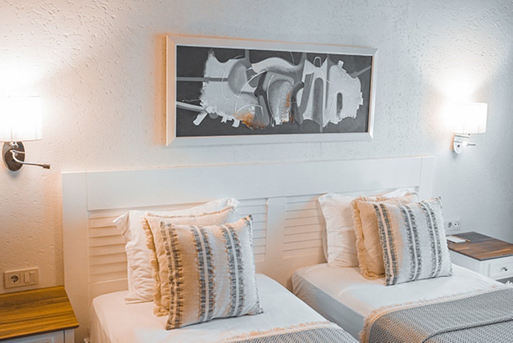 KUMQUAT ROOM