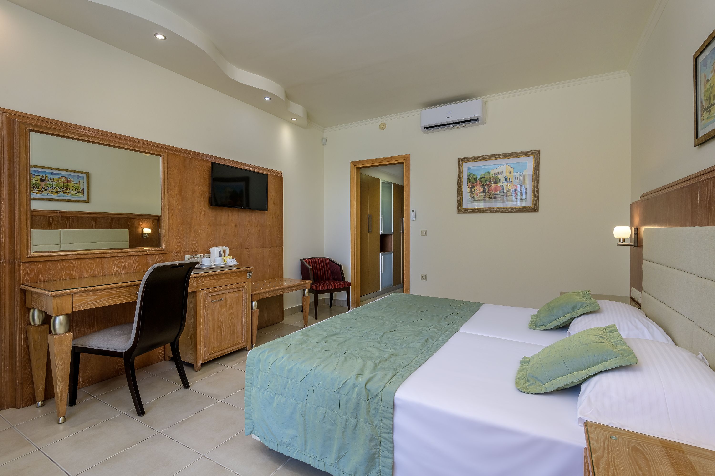 Twin Room Land View
