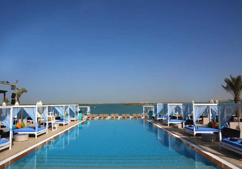 Piscina deschisă