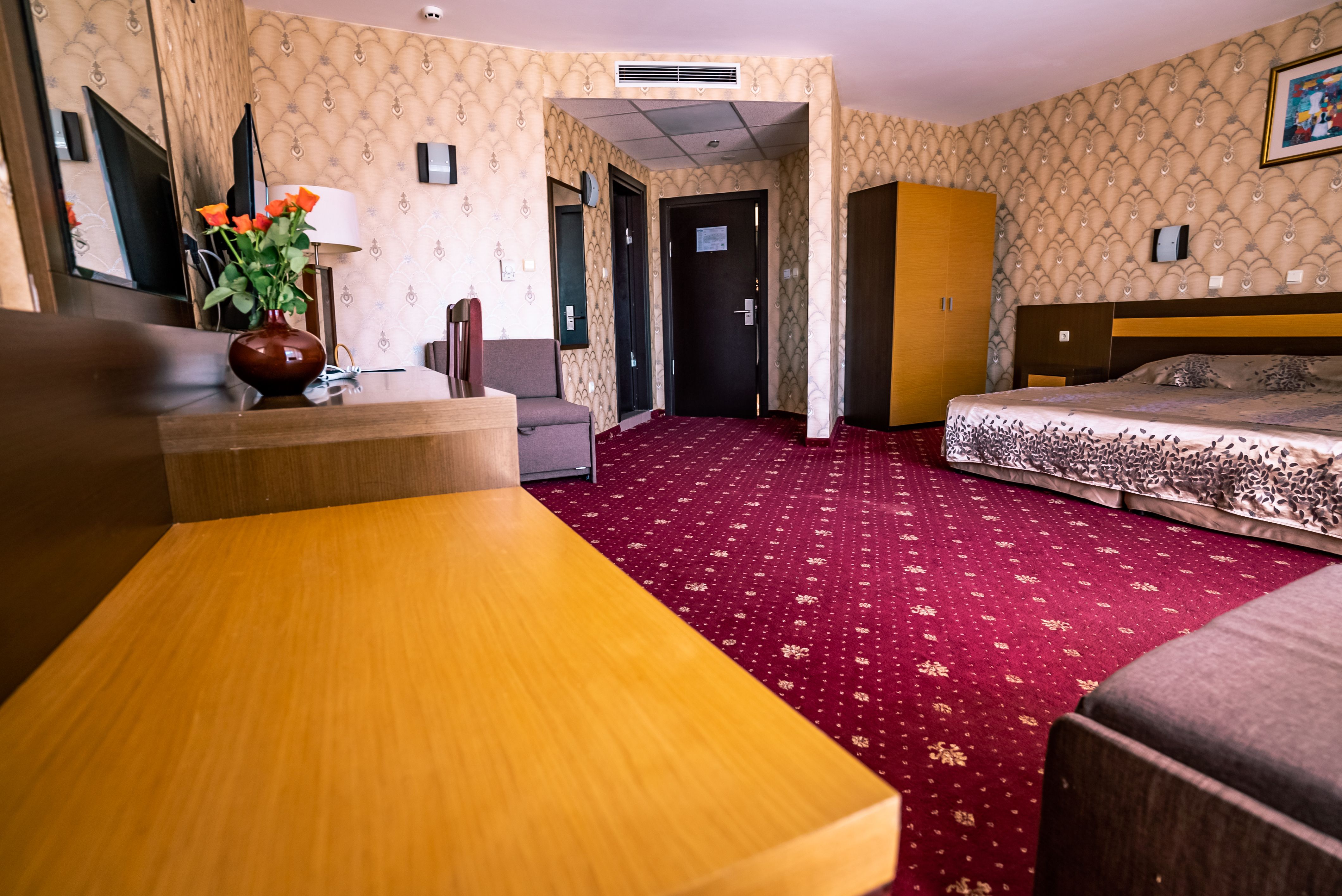 DOUBLE LARGE ROOM