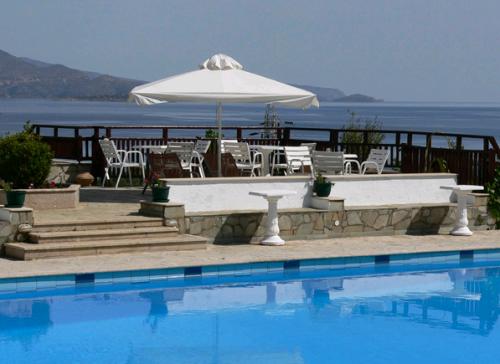 Hotel Elpida piscina.JPG