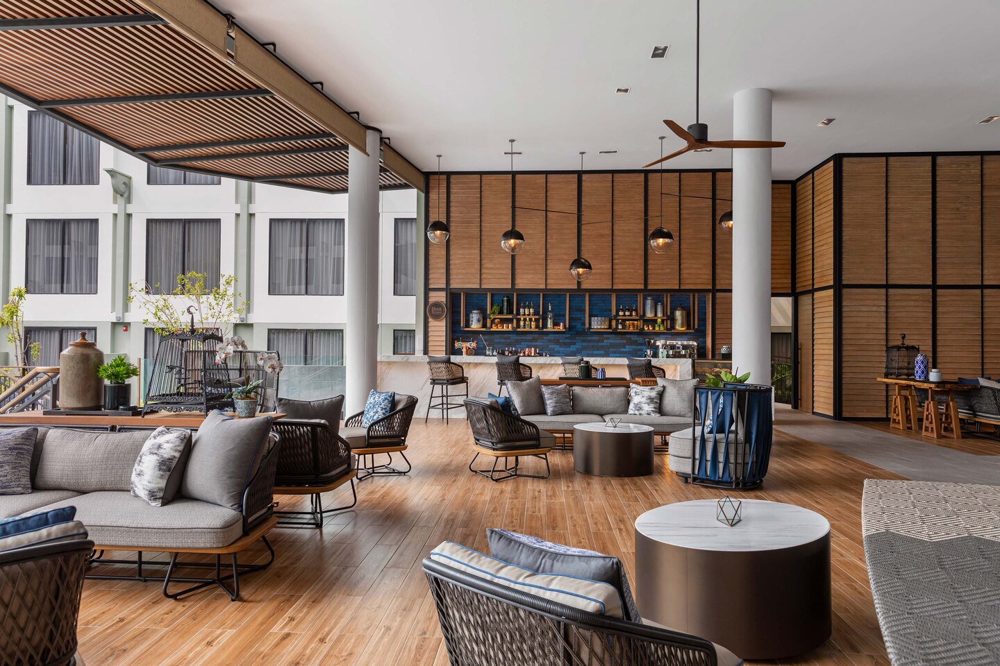 Lobby's Bar