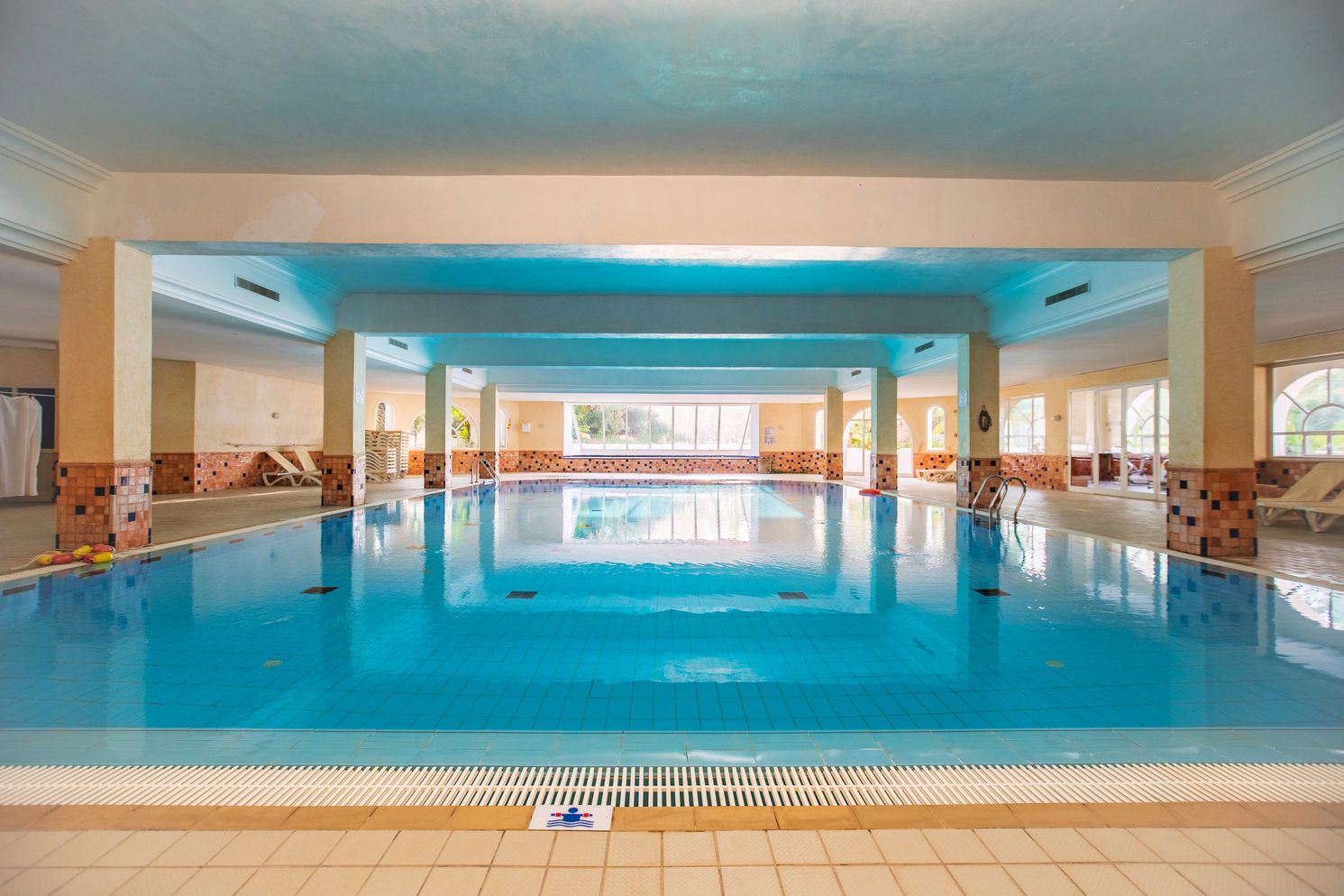 Piscină interioară