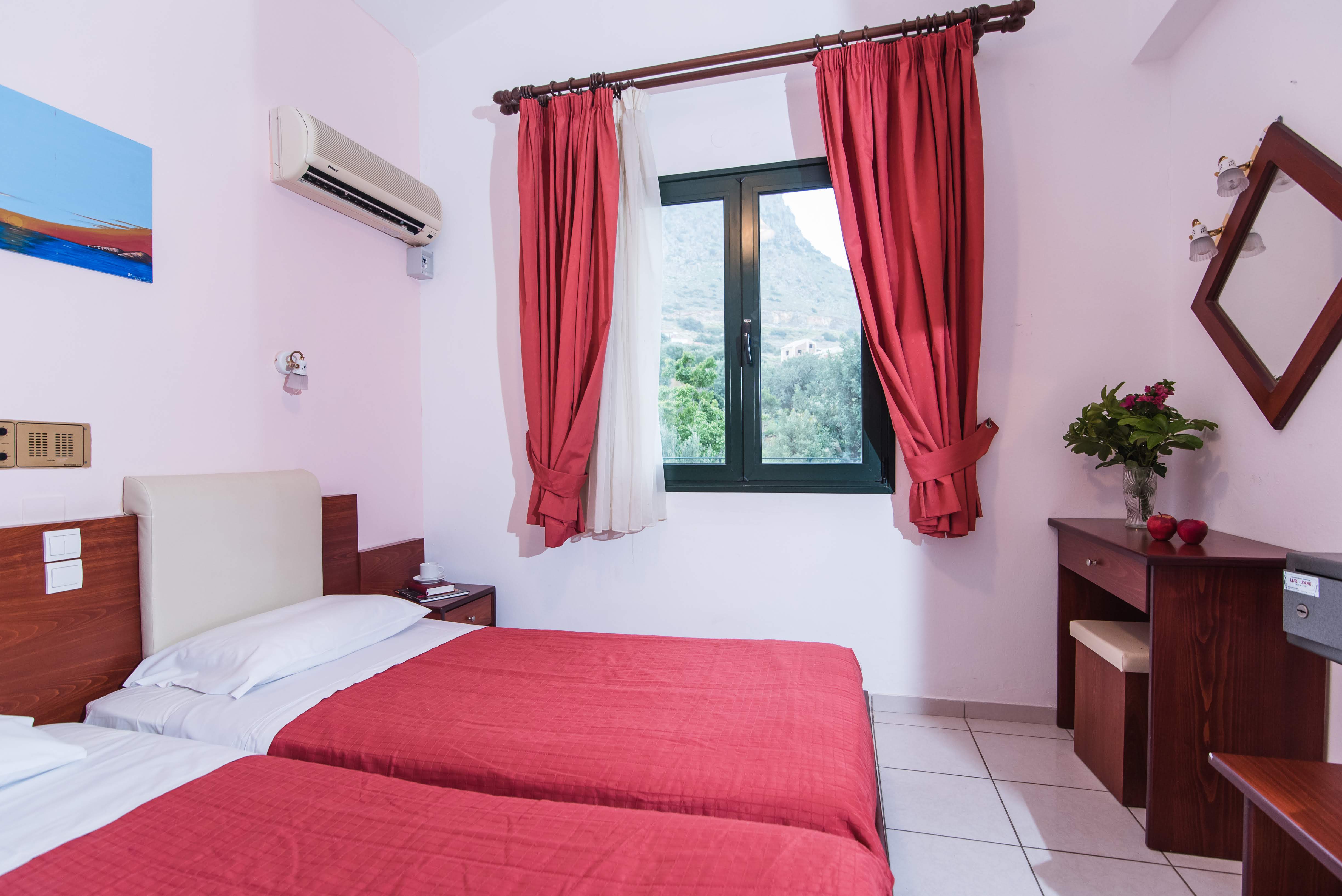 ONE BEDROOM APARTMENT GARDEN VIEW OR SIDE SEA VIEW 3 PAX