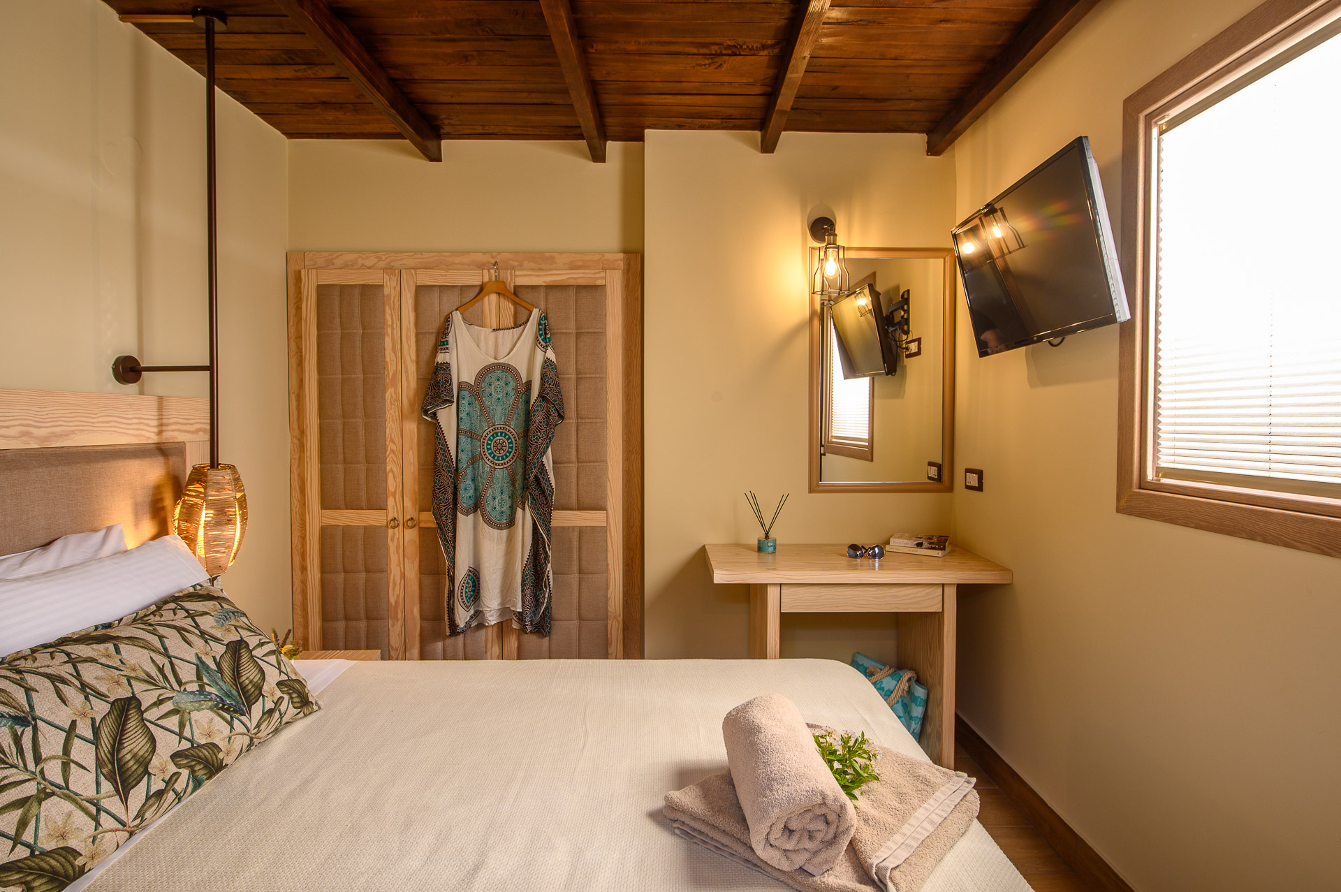 Luxury Annex Split Level Suite