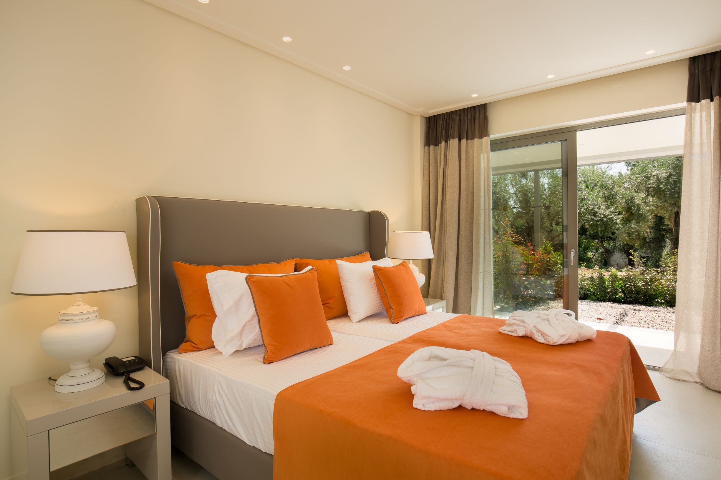 EXECUTIVE SUITE ONE BEDROOM