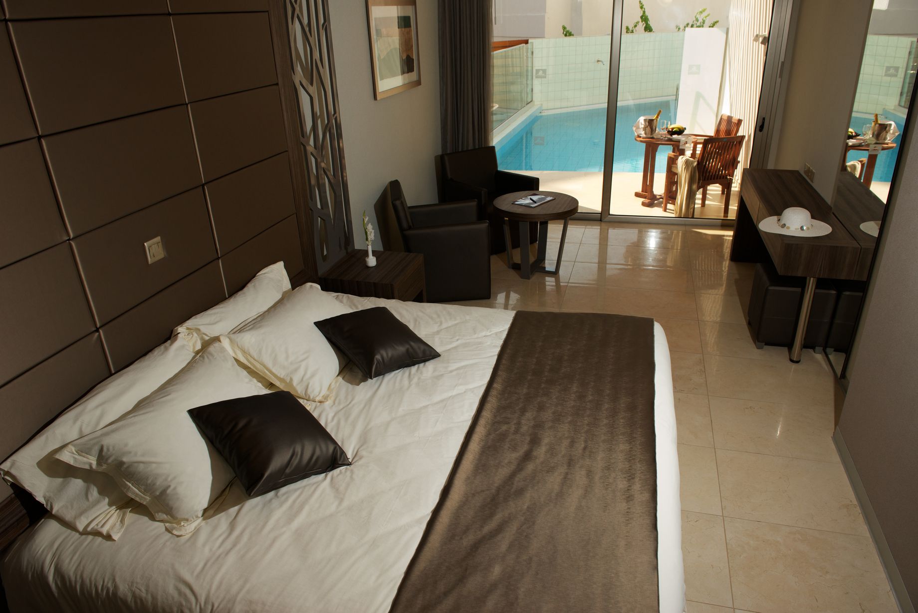 SUPER DELUXE PRIVATE POOL