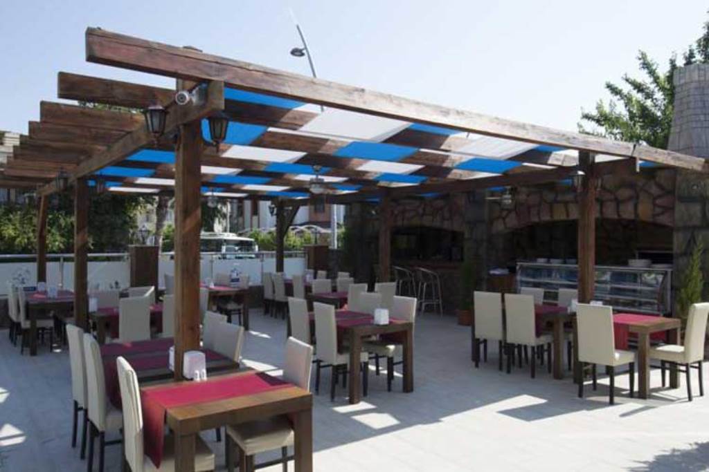 MAIN RESTAURANT
