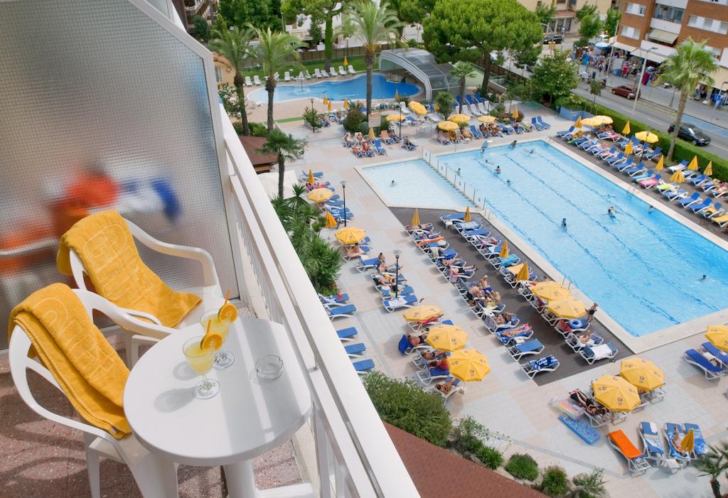 DOUBLE STANDARD POOLVIEW PALCONY OR TERRACE