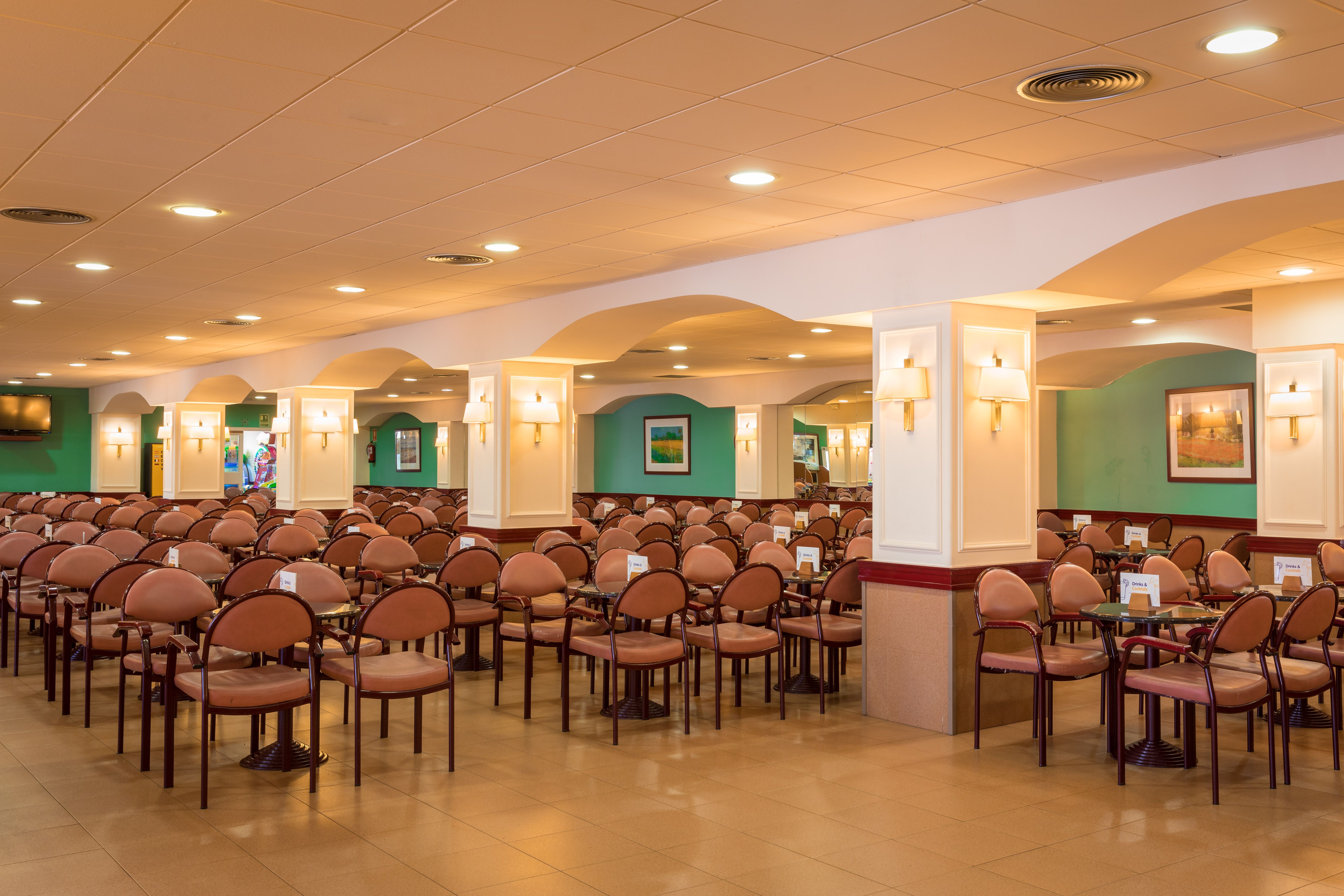 LOBBY BAR
