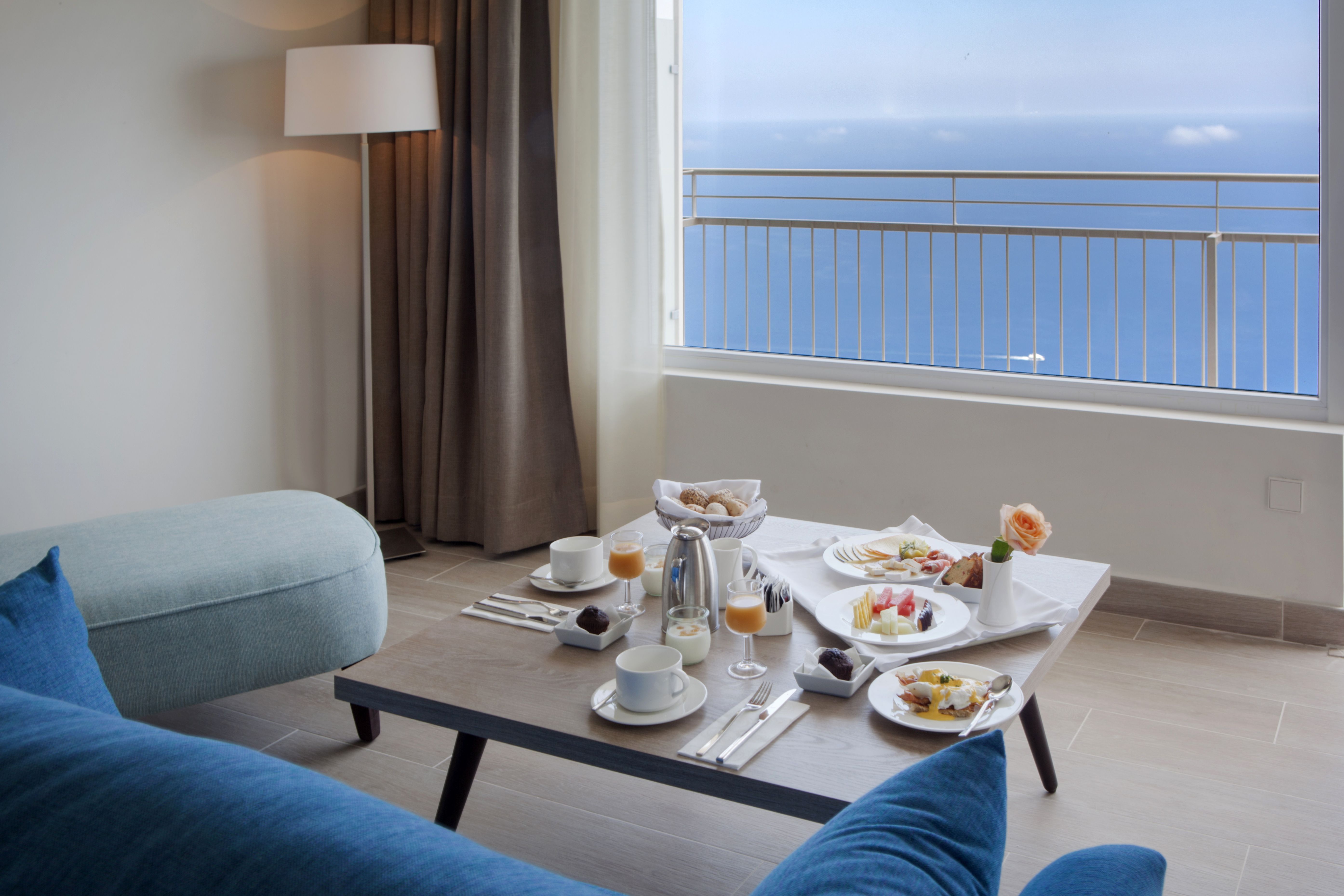 SUITE SEA VIEW BALCONY