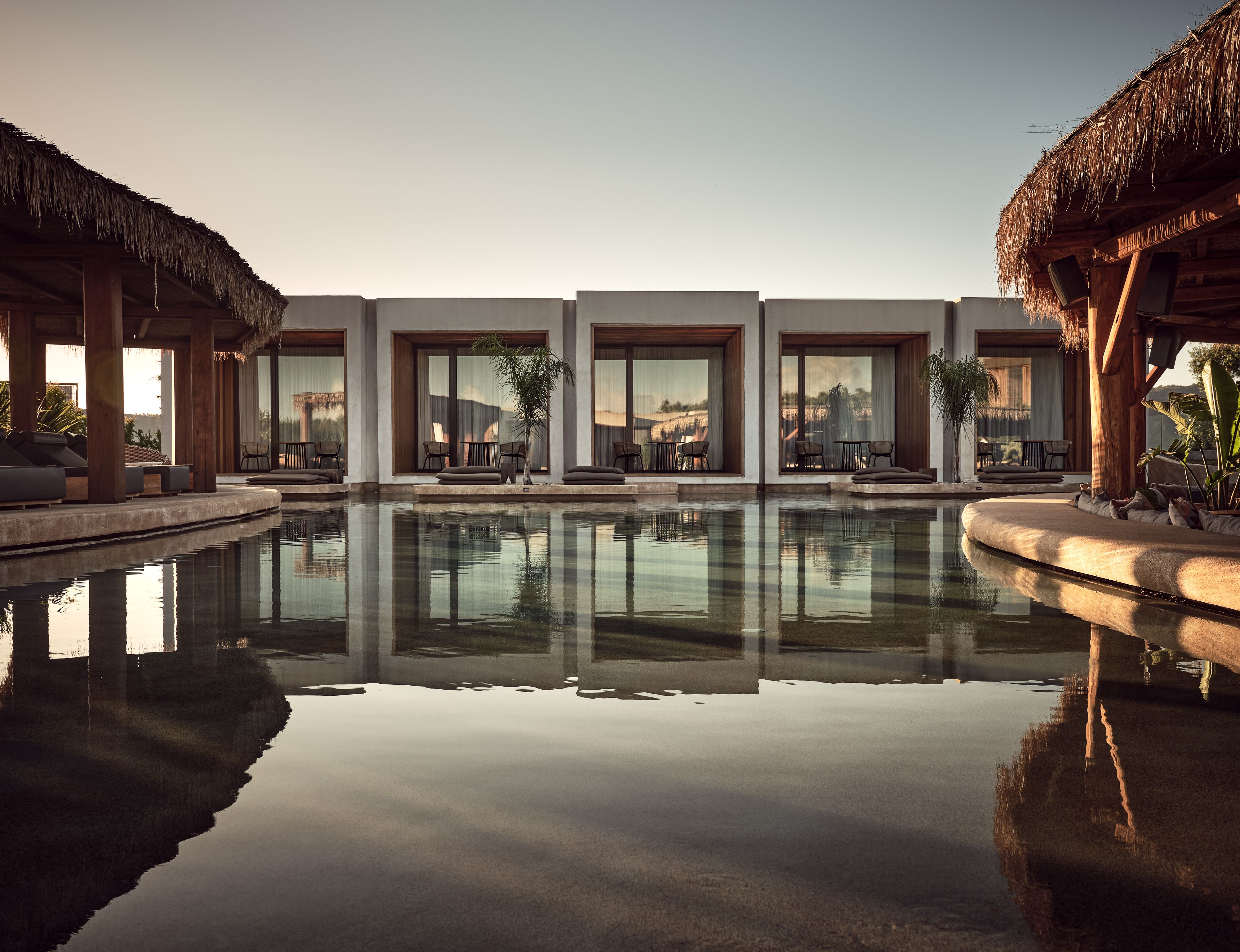 SUPERIOR WATER SUITE POOL VIEW