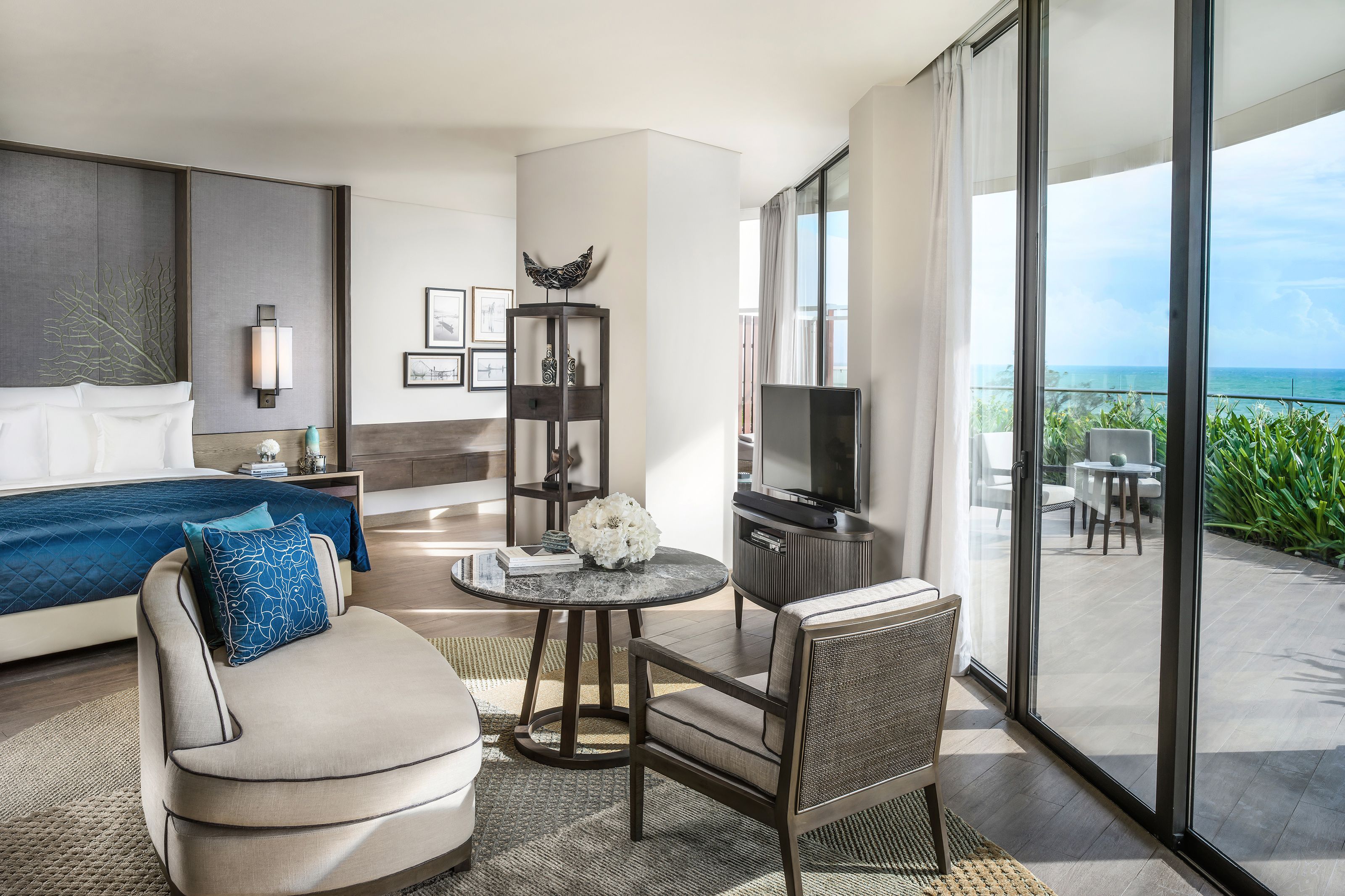 JUNIOR SUITE OCEAN VIEW BALCONY