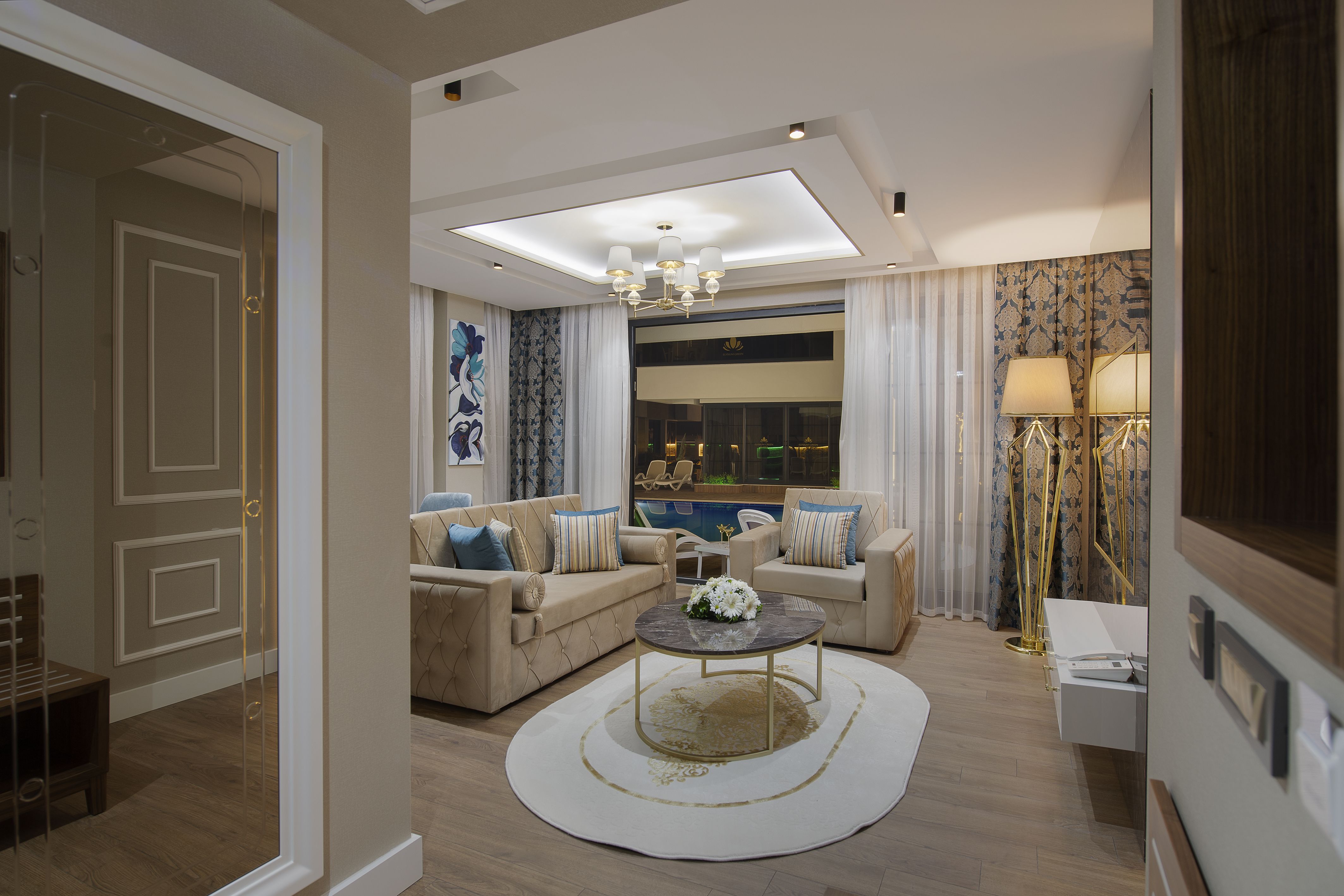 SUPERIOR SUITE 